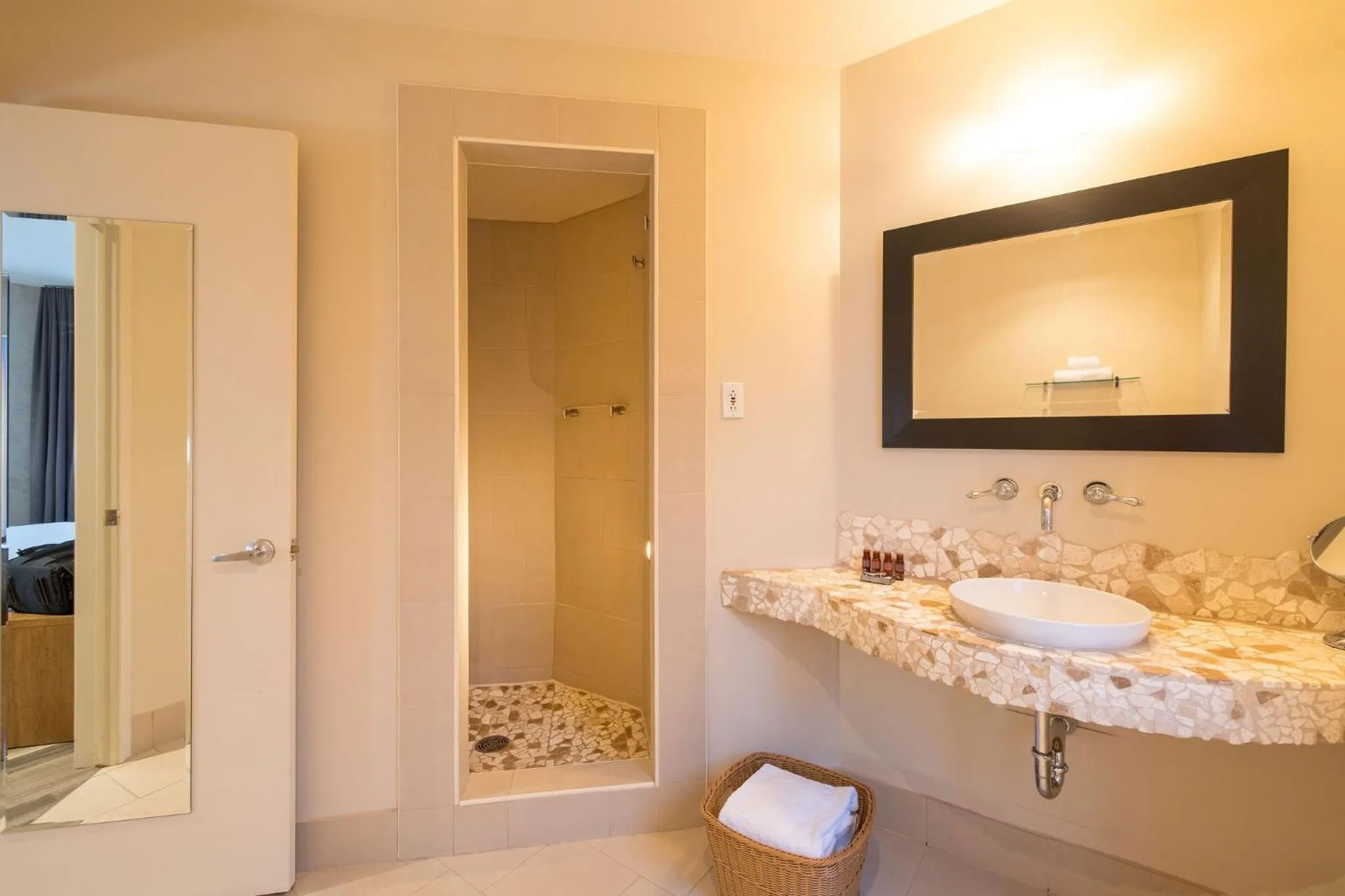 Shower in Hotel Chateau Bromont