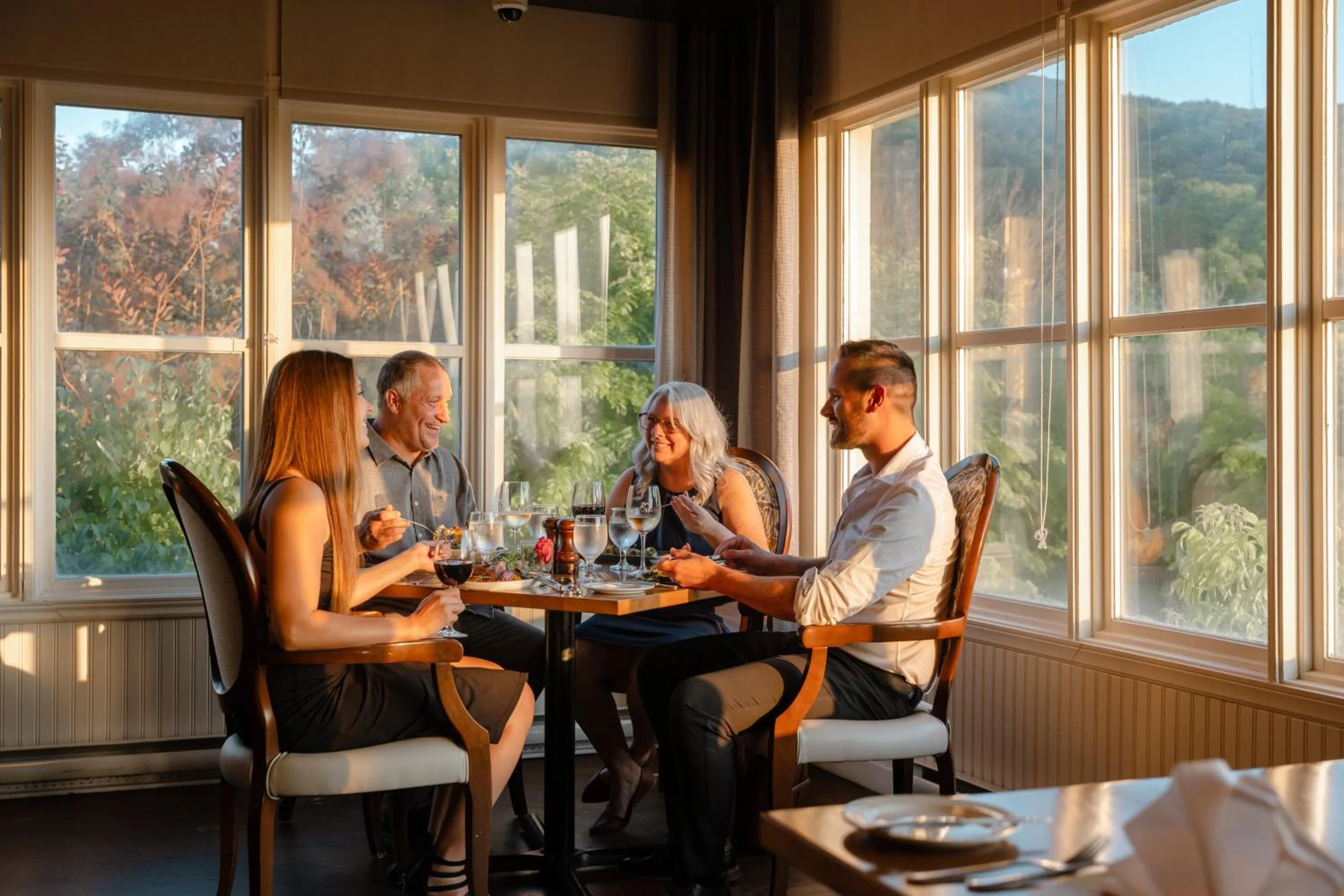 Restaurant/places to eat in Hotel Chateau Bromont