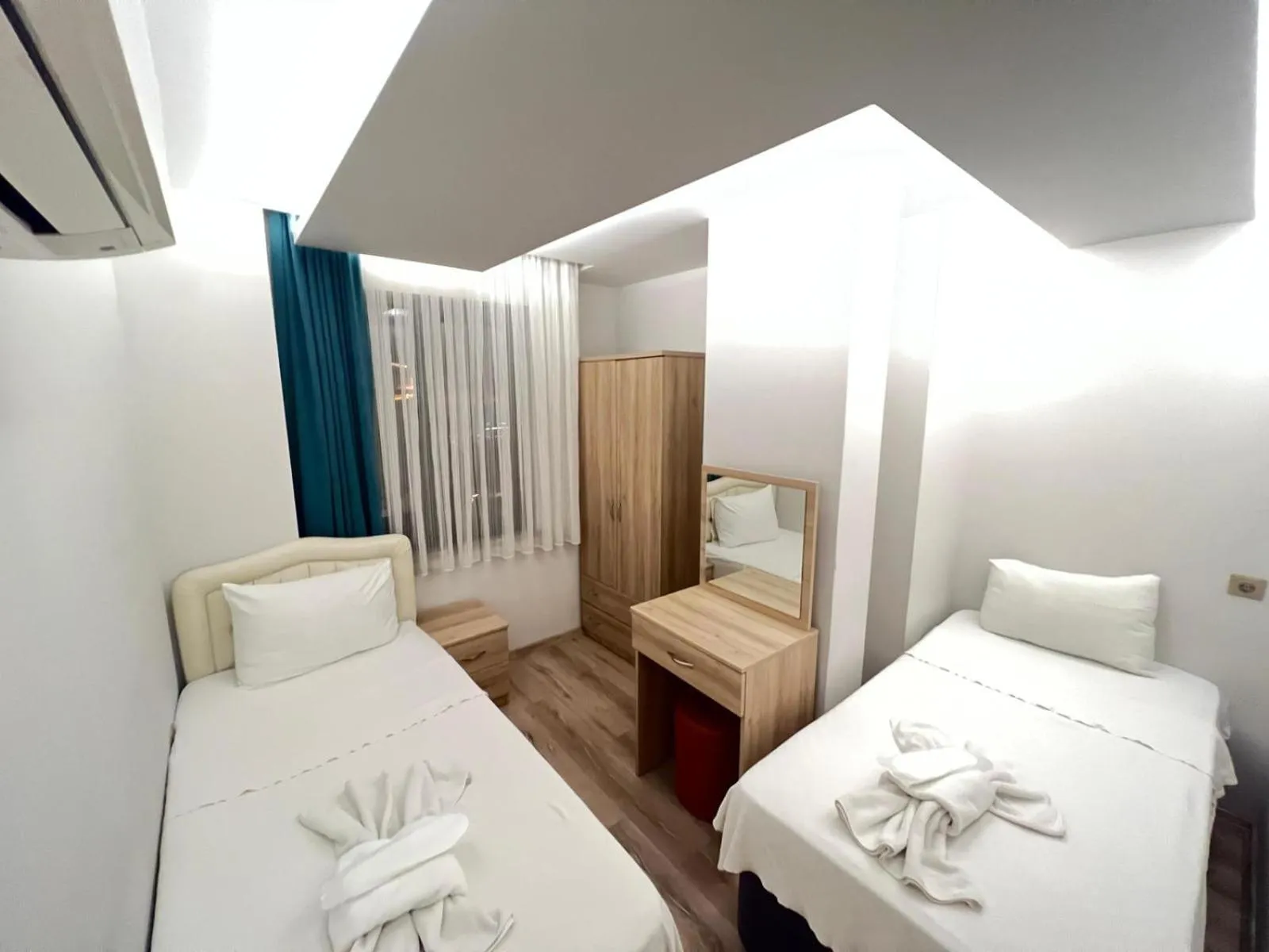 Bedroom, Bed in Trabzon Gloria Suite Hotel