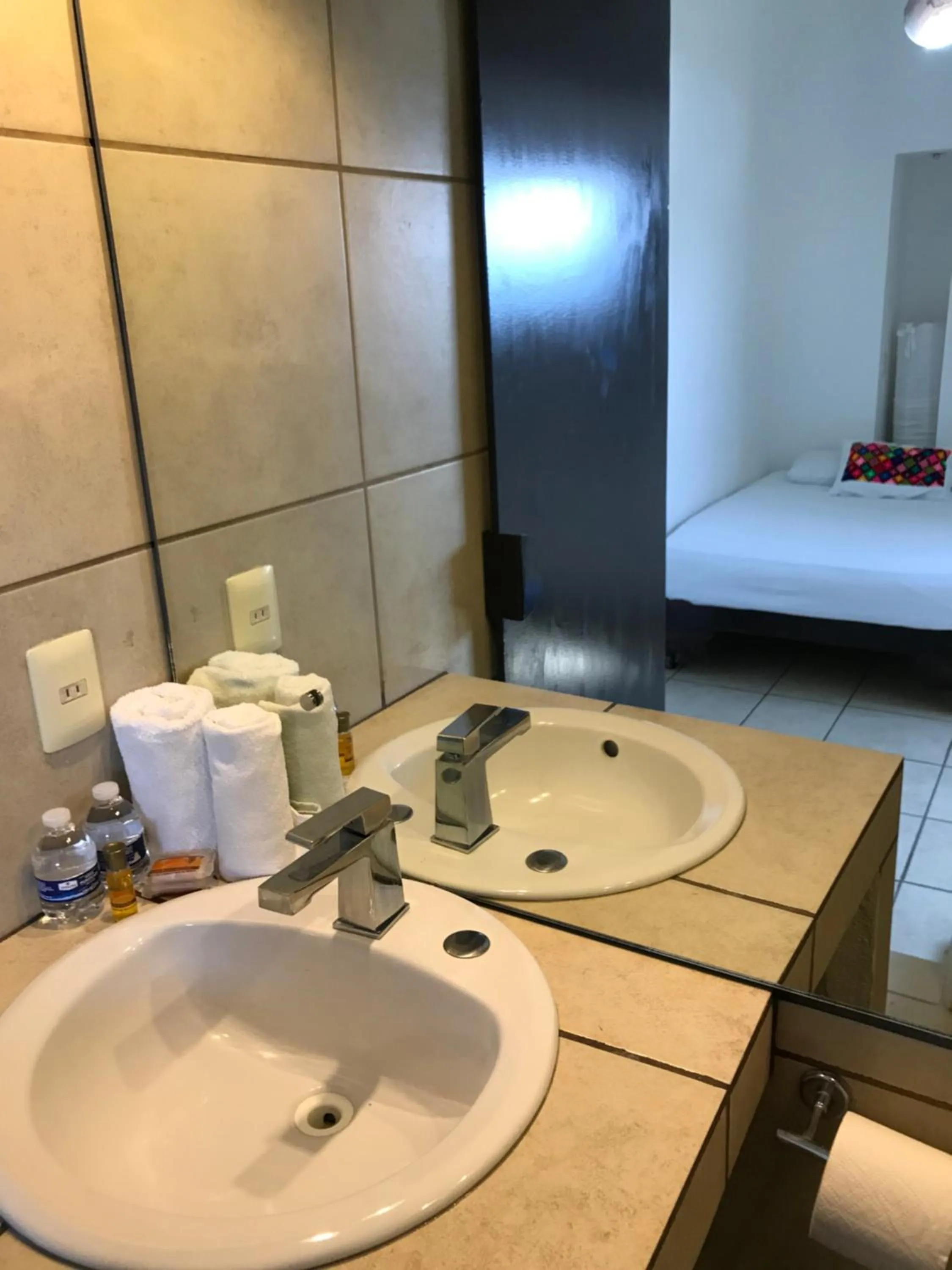 Bathroom, Bed in Hotel Maya Rue