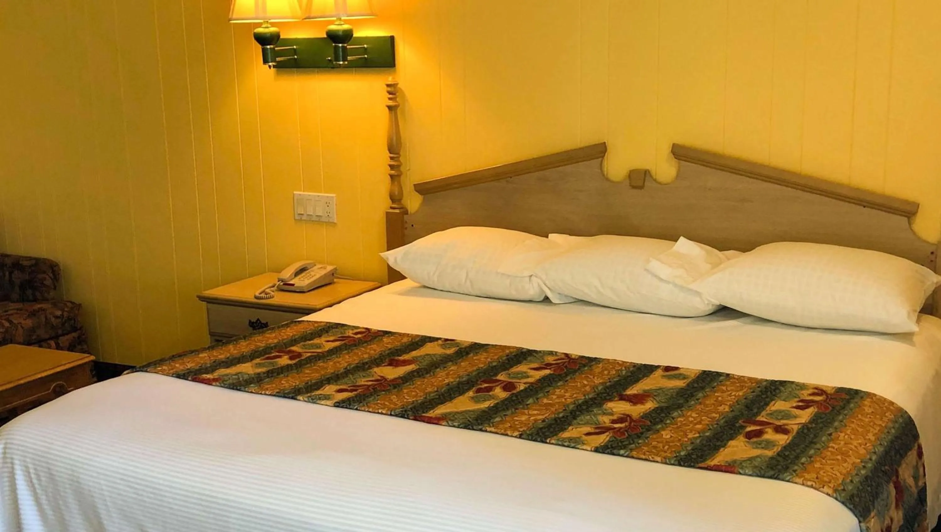 Photo of the whole room in Sunset Inn Manning