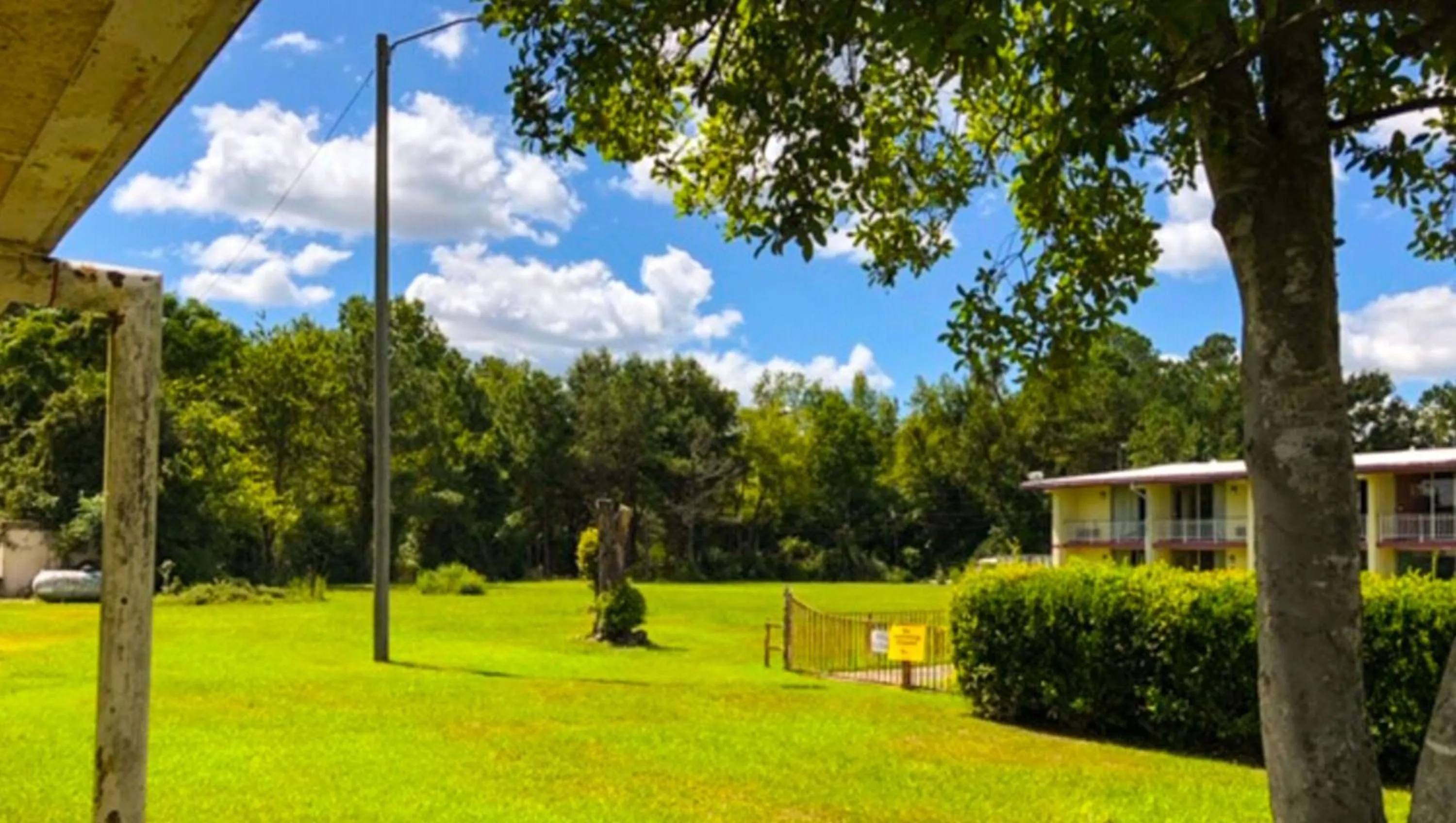 Property building in Sunset Inn Manning