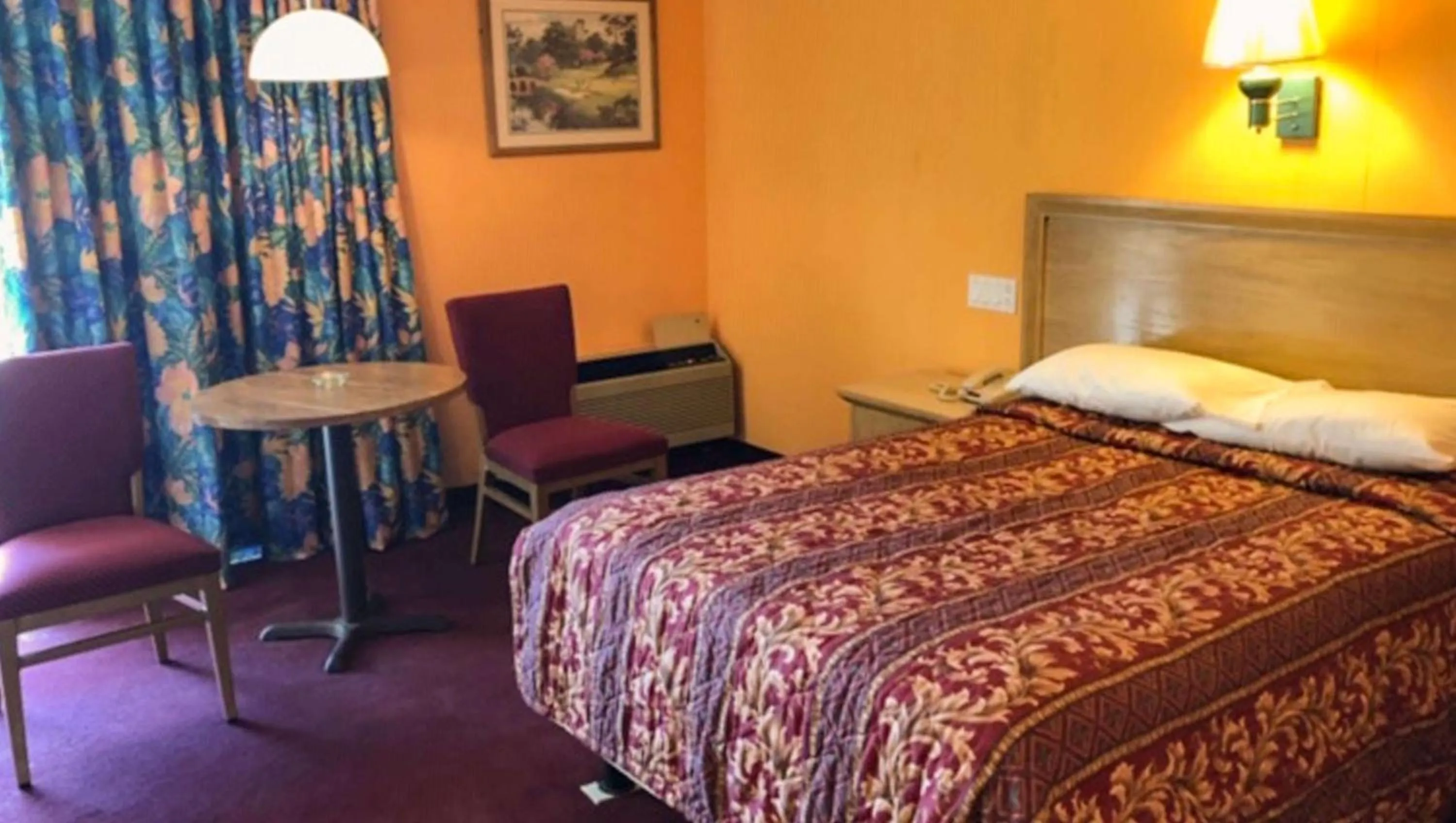 Photo of the whole room in Sunset Inn Manning