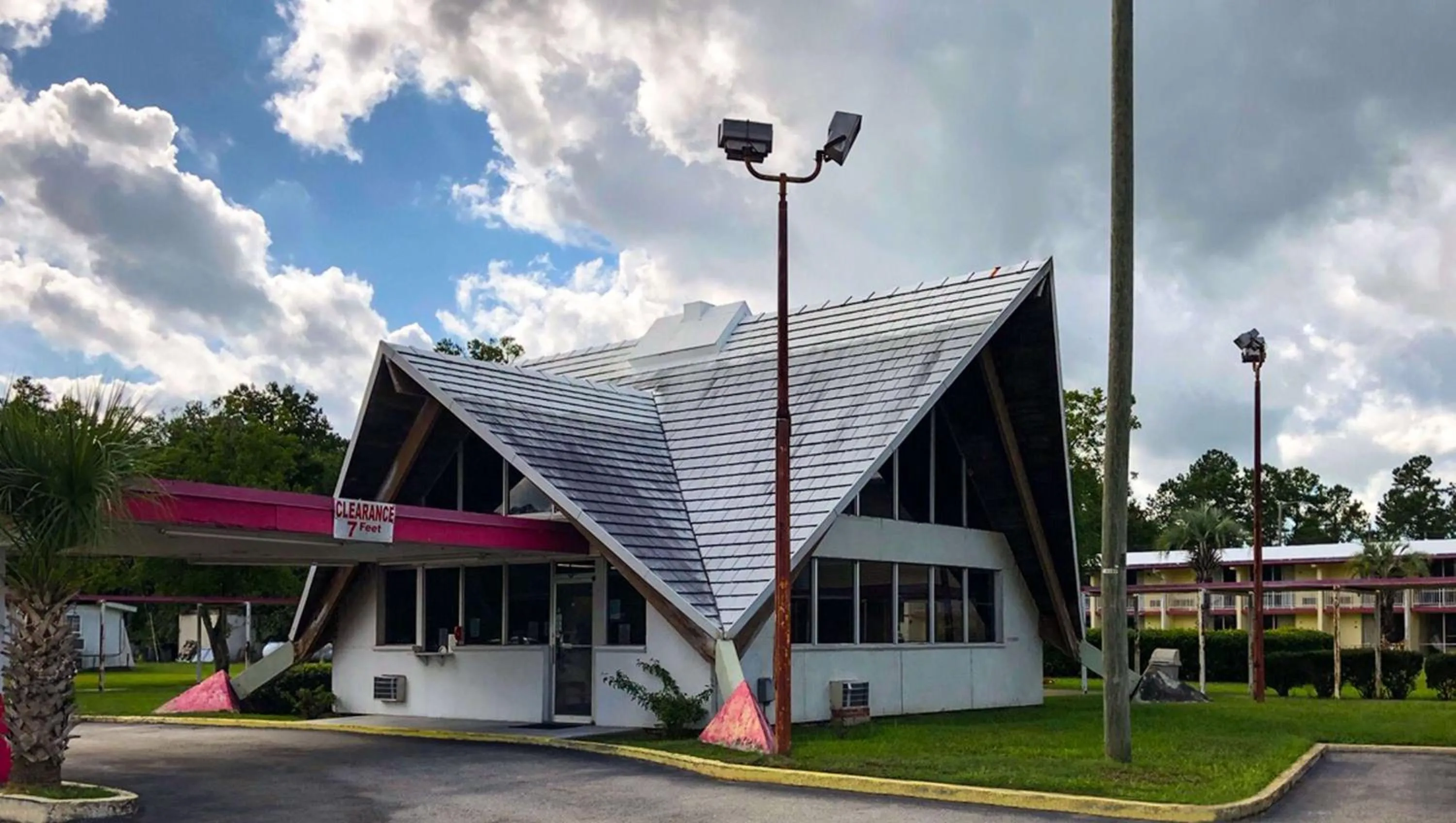 Property Building in Sunset Inn Manning