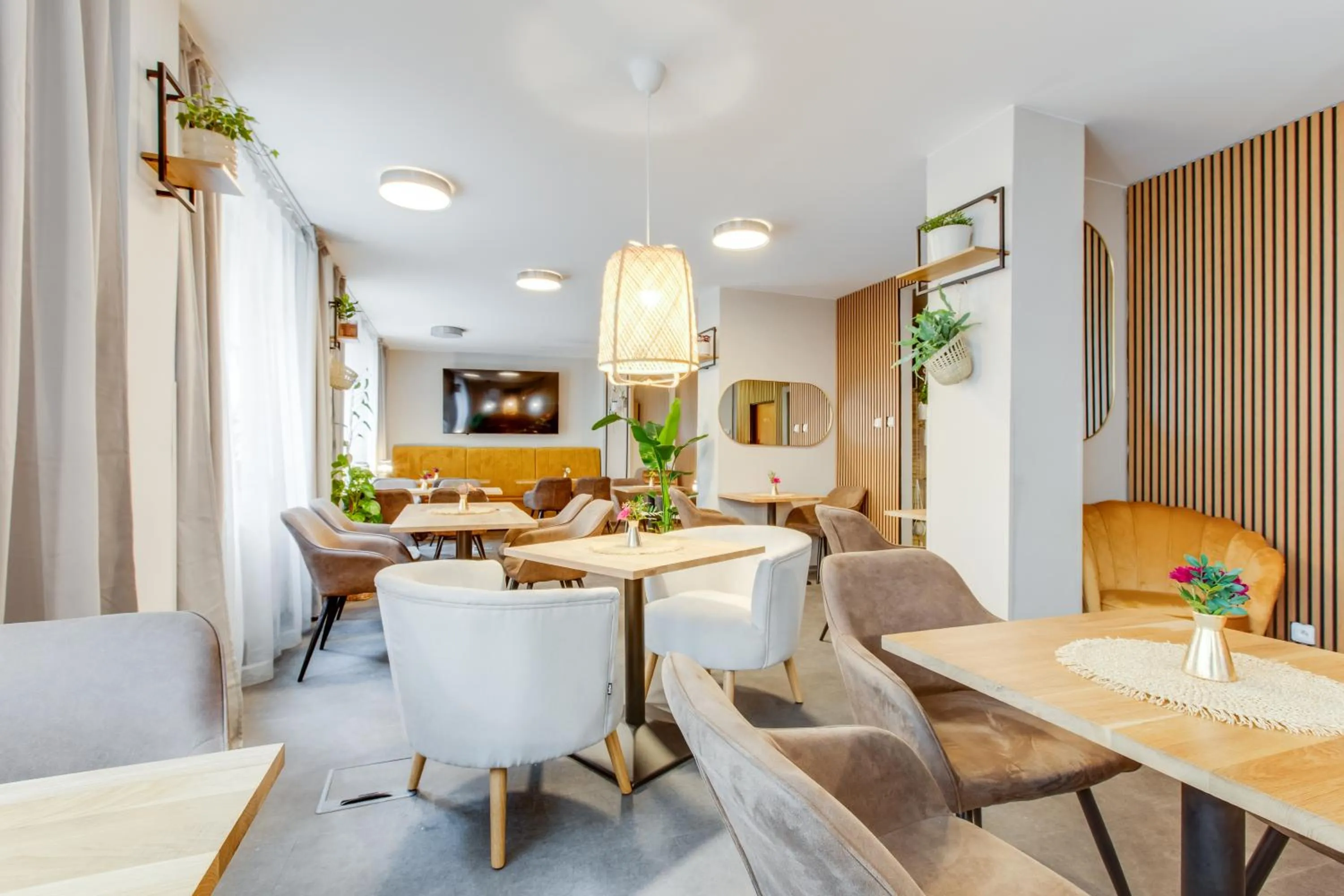 Restaurant/places to eat in Hotel Andante