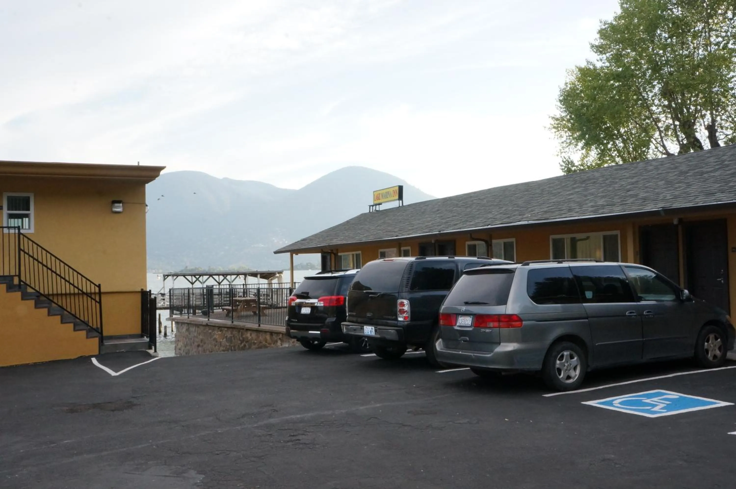 Property building in Lake Marina Inn