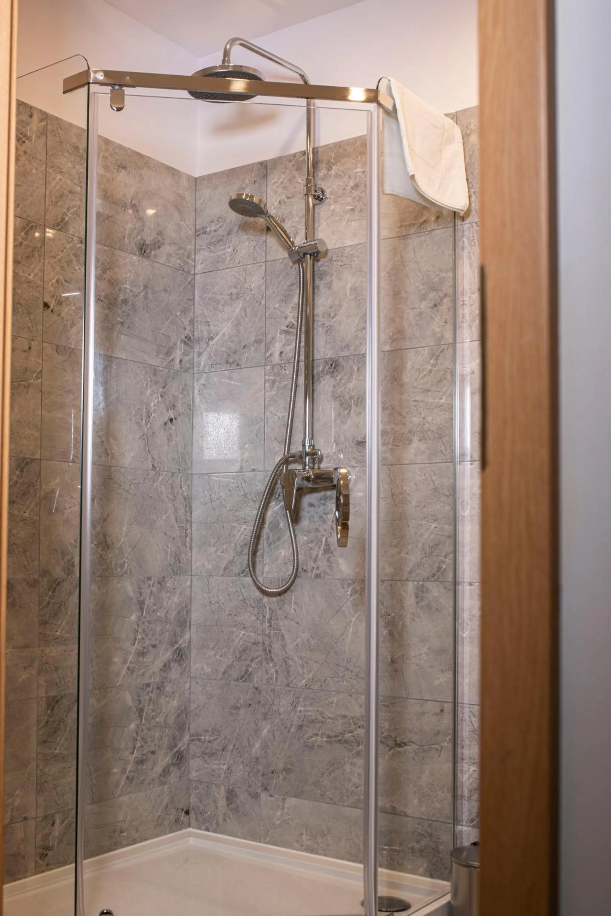 Shower in Ohana Space w Juracie