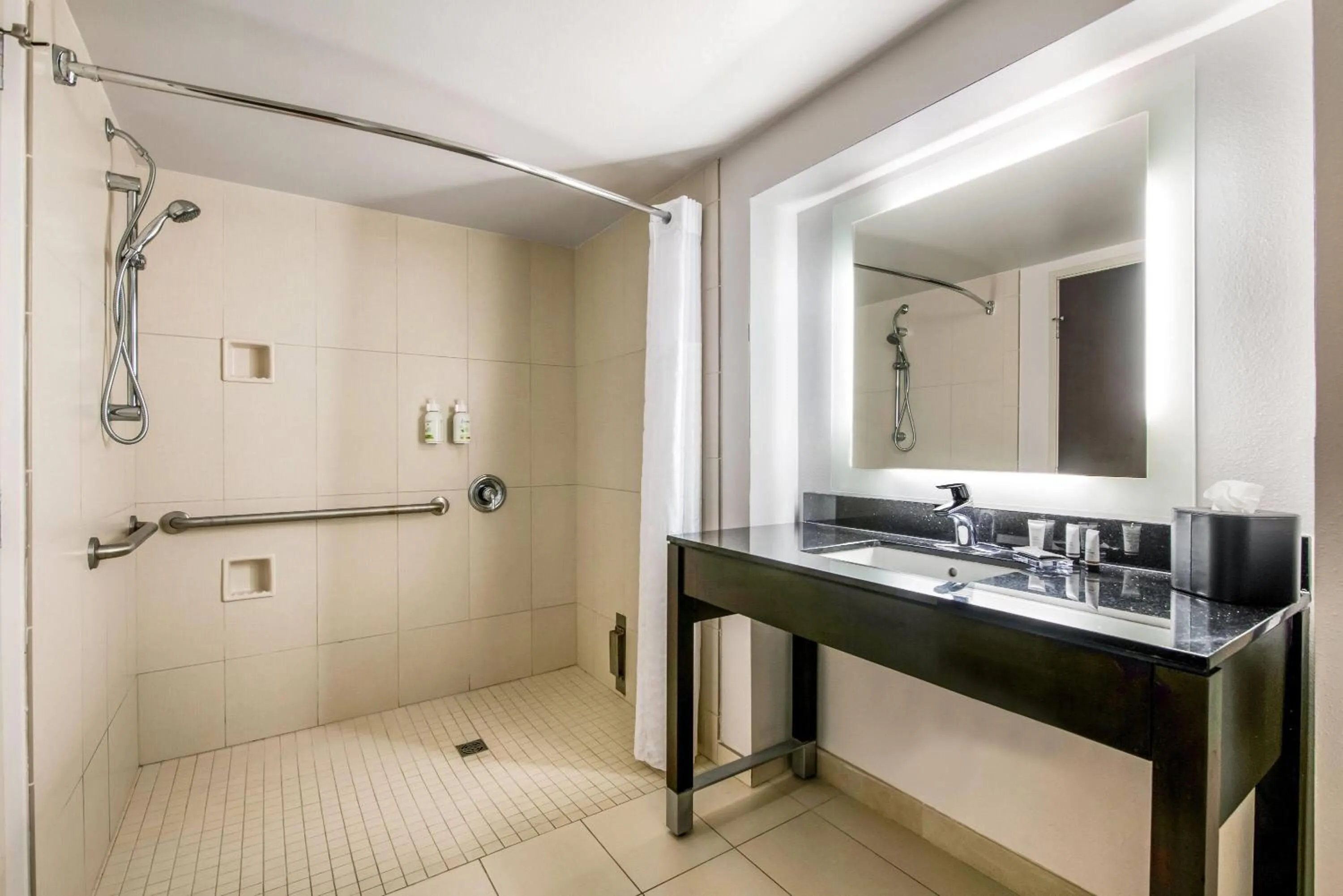 Shower in Wingate Slidell New Orleans