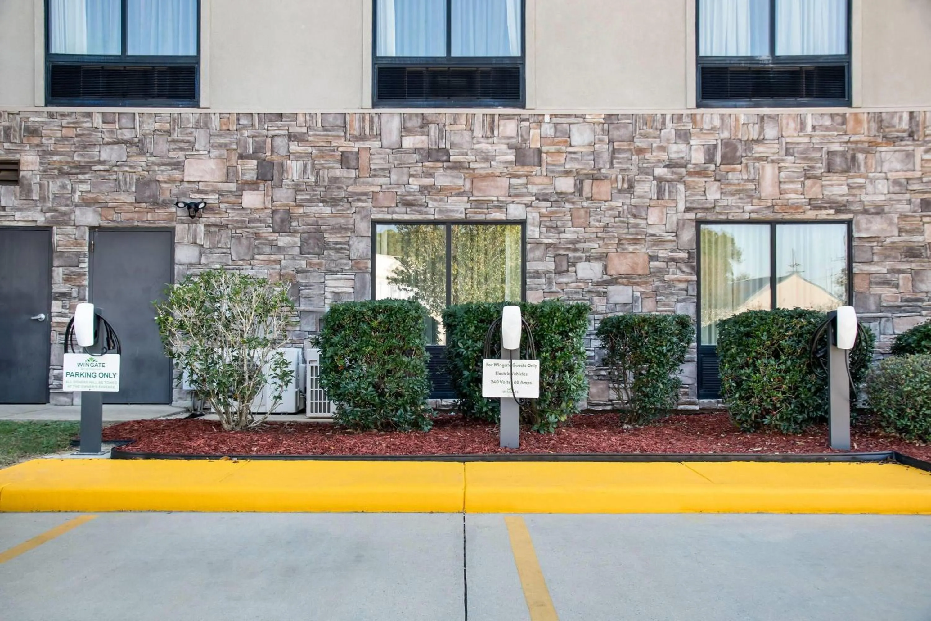 Property building in Wingate Slidell New Orleans