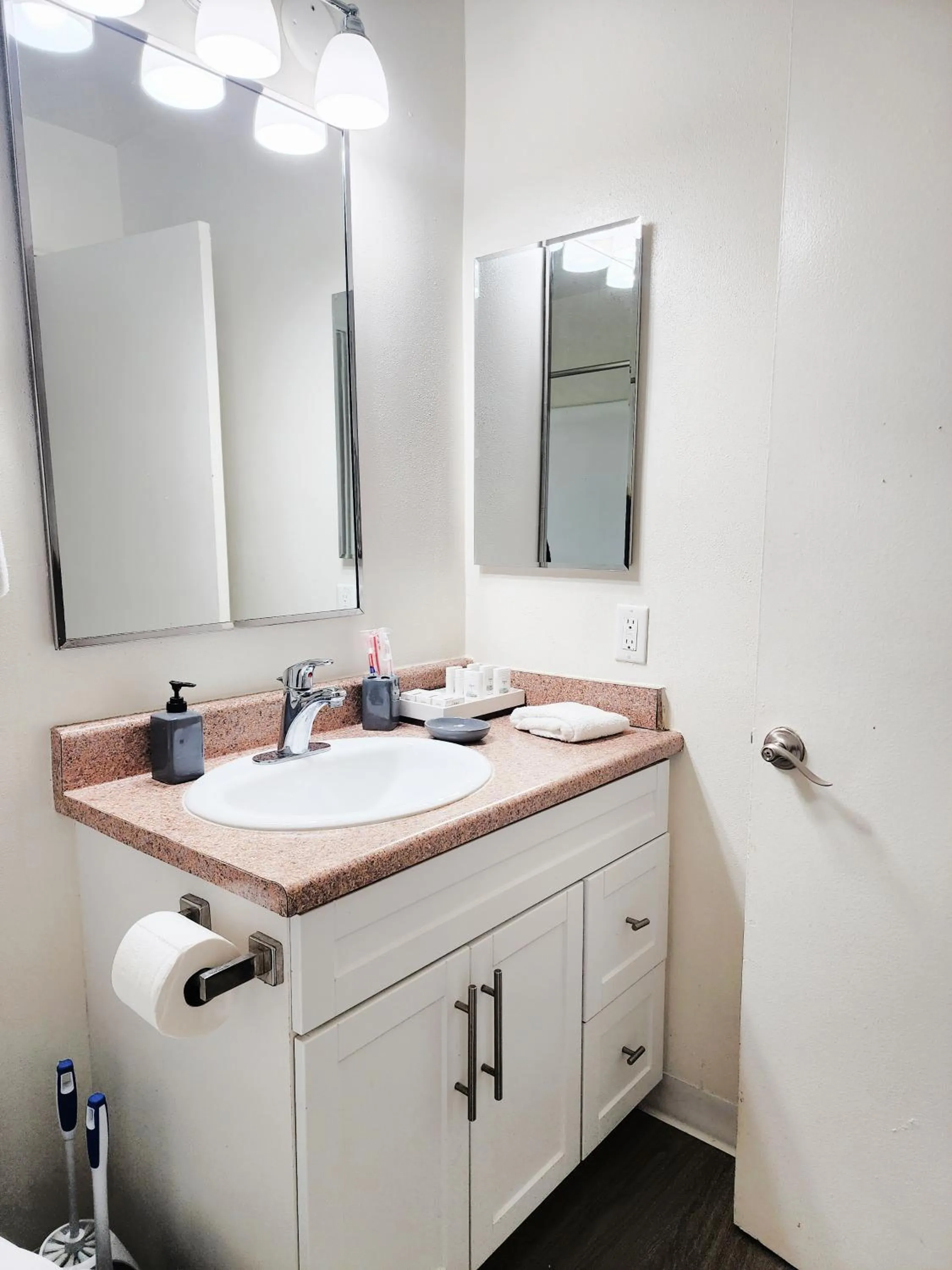Bathroom in StaysPro - Executive Santa Monica Suites