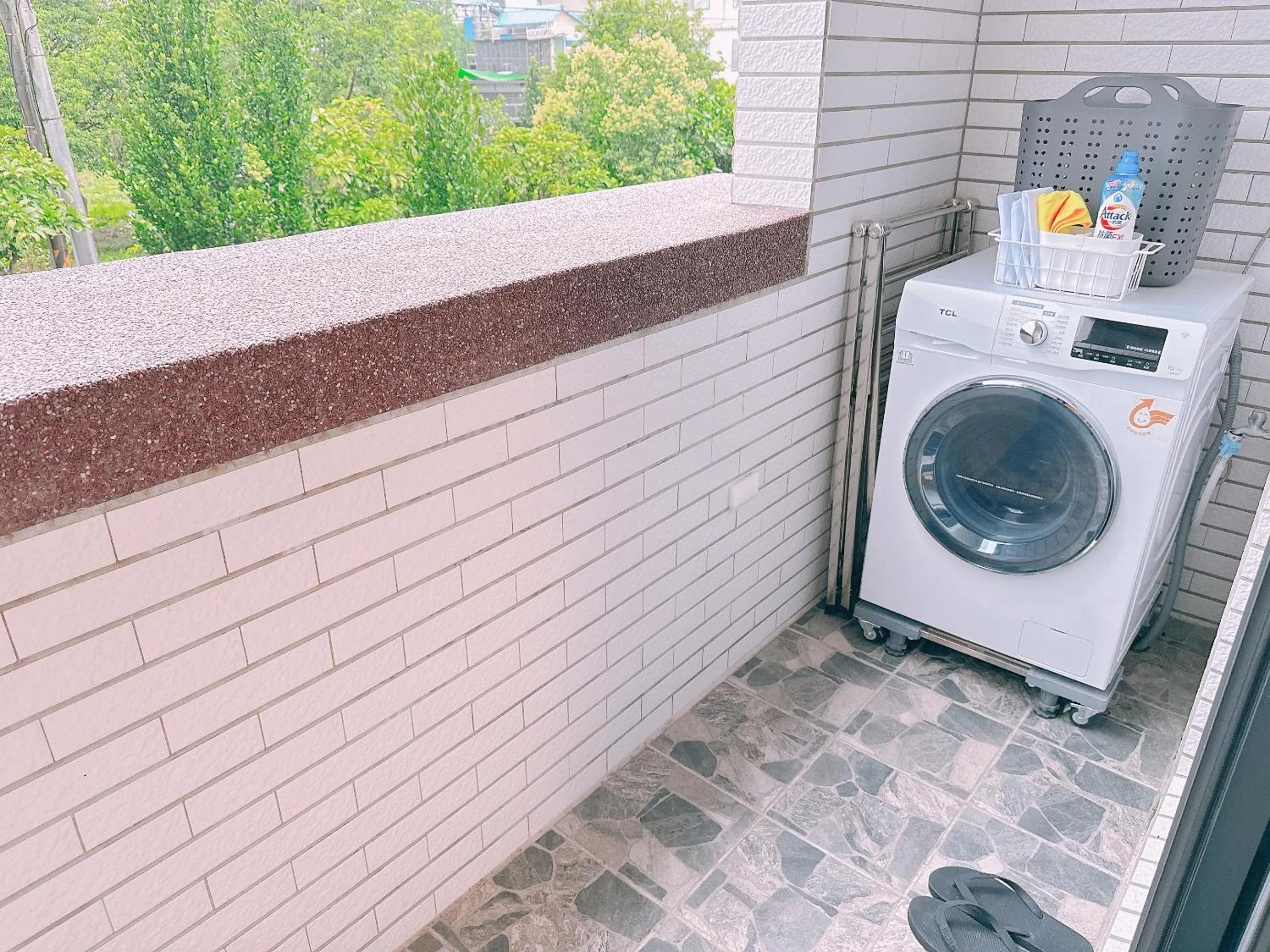 washing machine in Gardenstay
