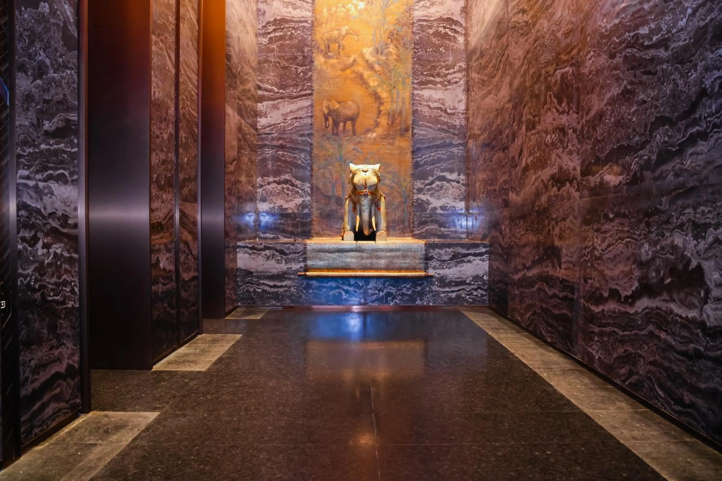 Lobby or reception in Shangri-La Nanning - The tallest hotel worldwide in Shangri-La Group