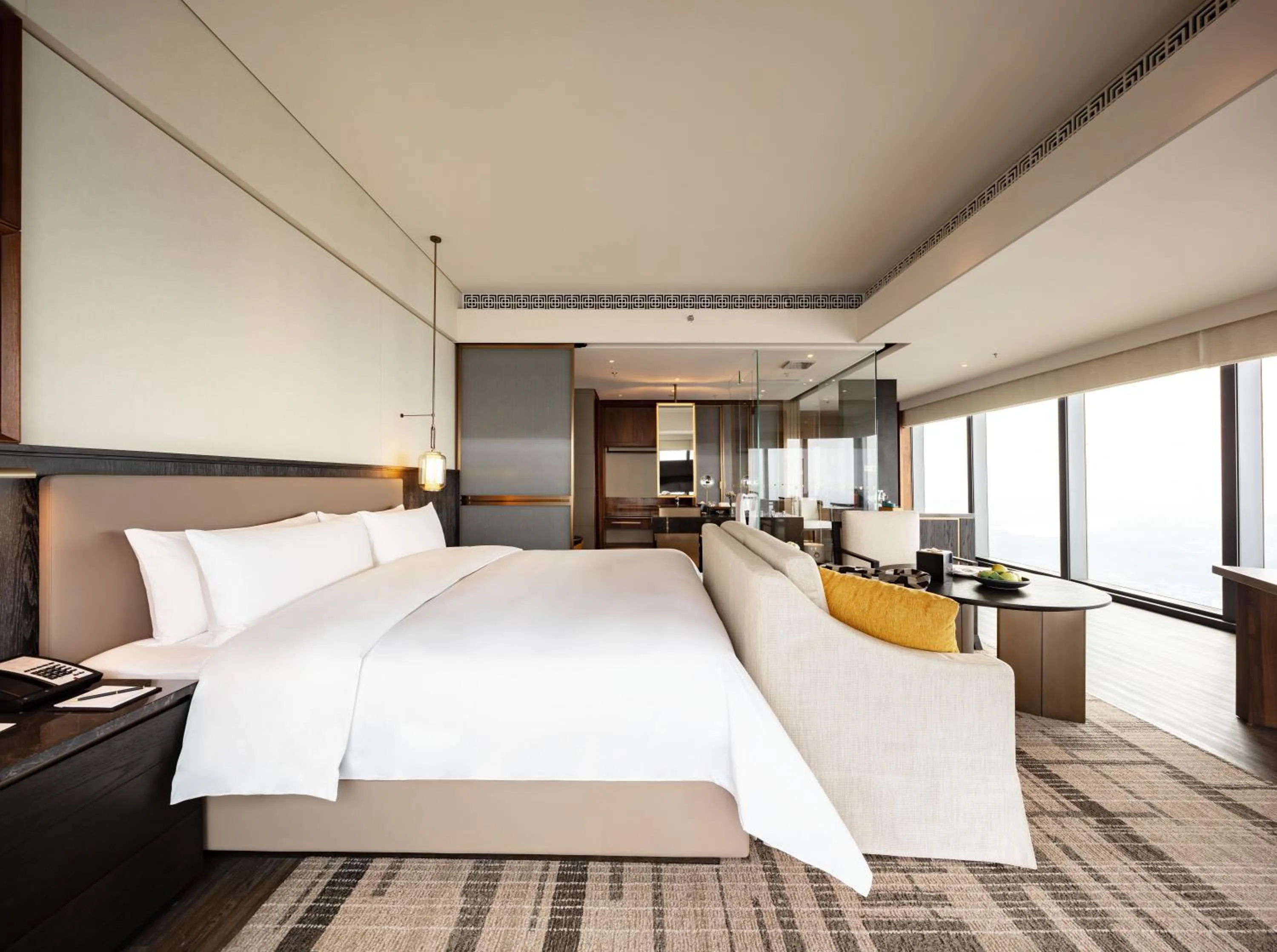 Photo of the whole room, Bed in Shangri-La Nanning - The tallest hotel worldwide in Shangri-La Group