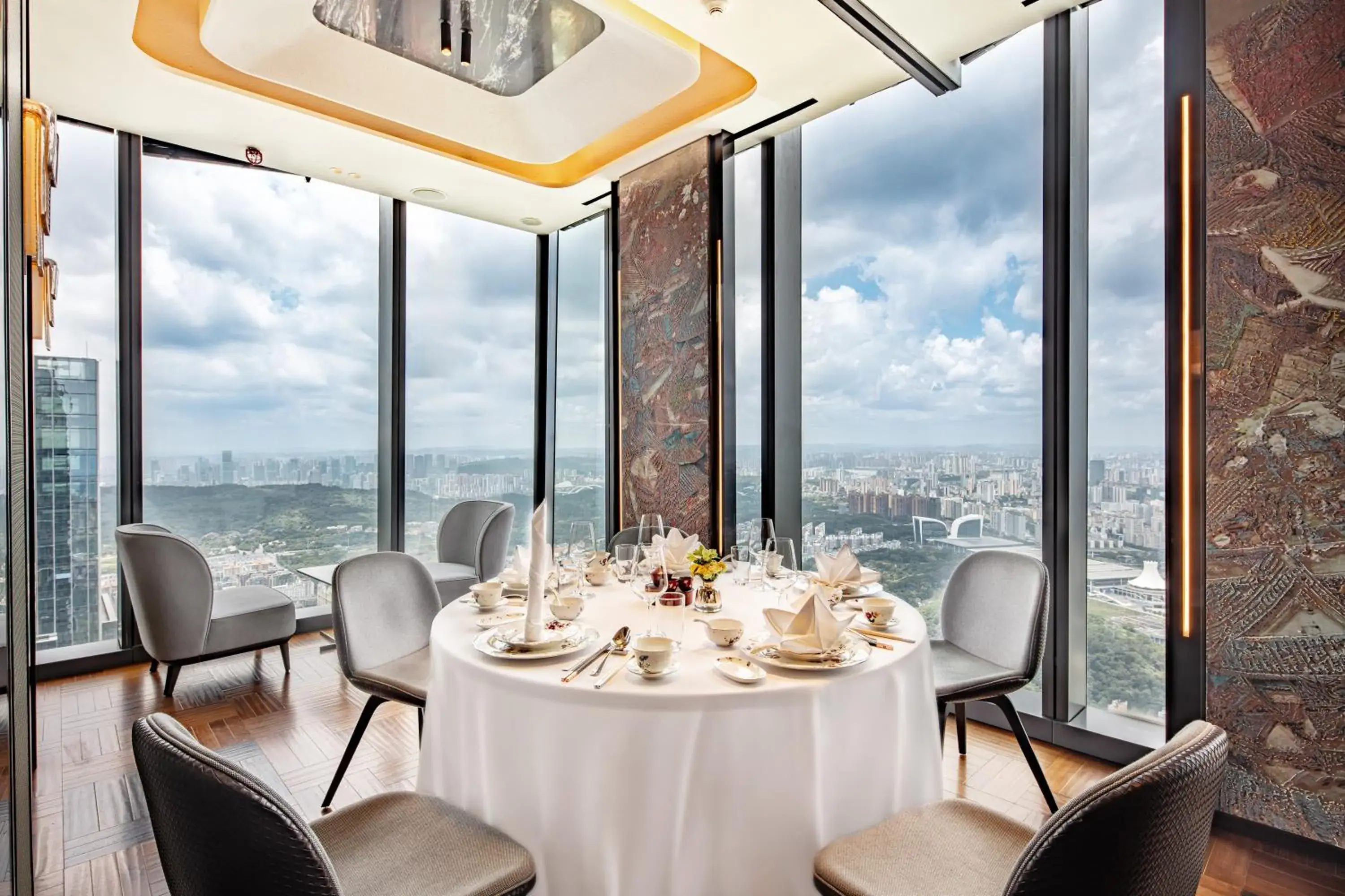 Restaurant/places to eat in Shangri-La Nanning - The tallest hotel worldwide in Shangri-La Group Restaurant/places to eat in Shangri-La Nanning - The tallest hotel worldwide in Shangri-La Group