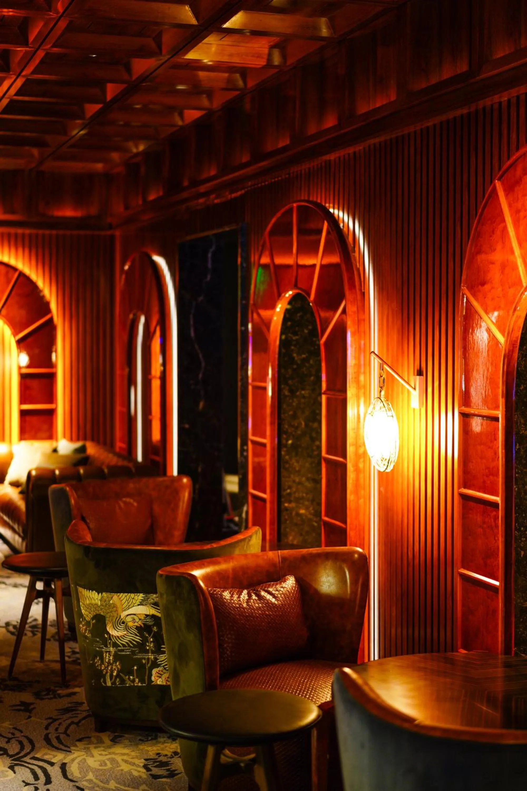 Lounge or bar in Shangri-La Nanning - The tallest hotel worldwide in Shangri-La Group