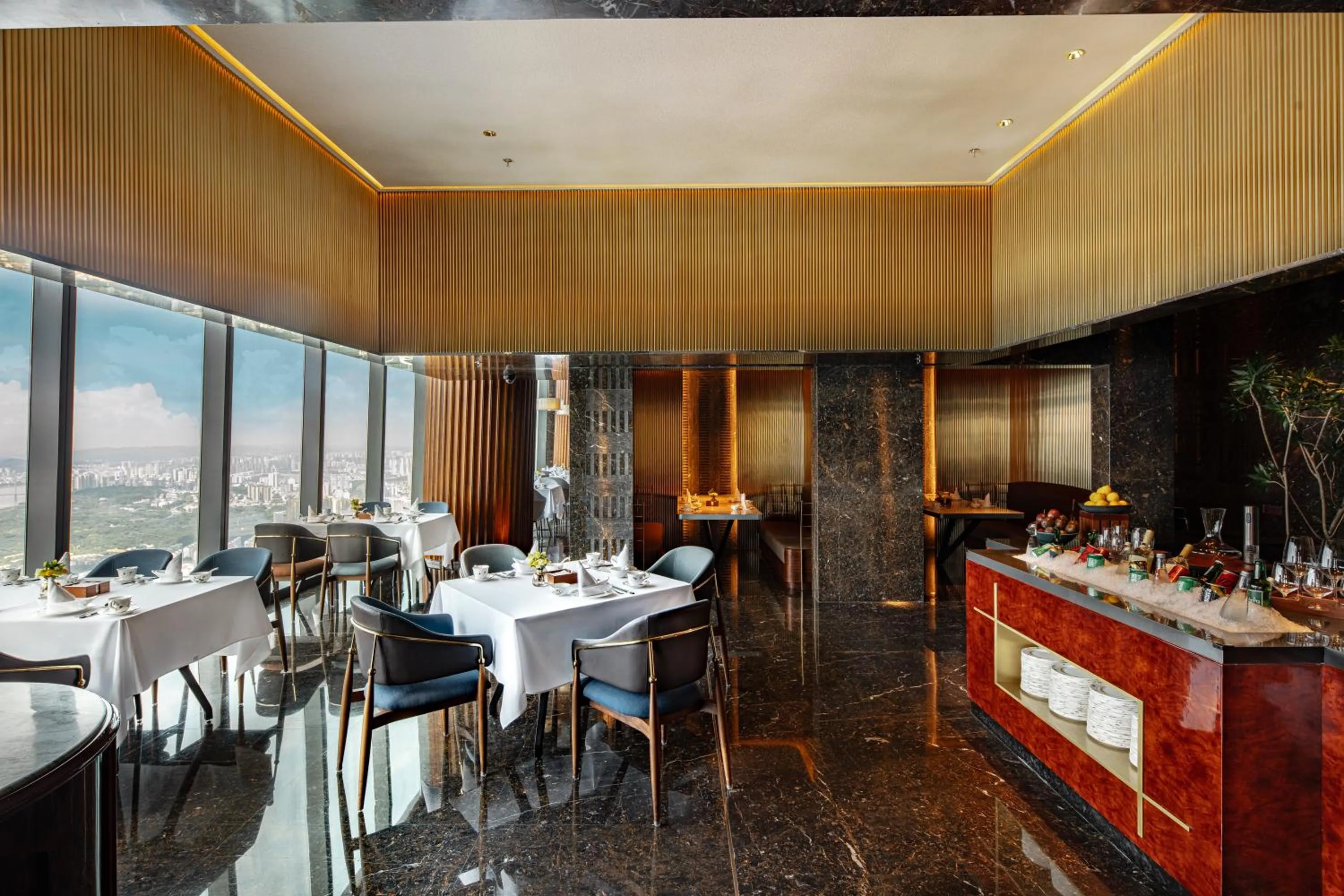 Restaurant/places to eat in Shangri-La Nanning - The tallest hotel worldwide in Shangri-La Group