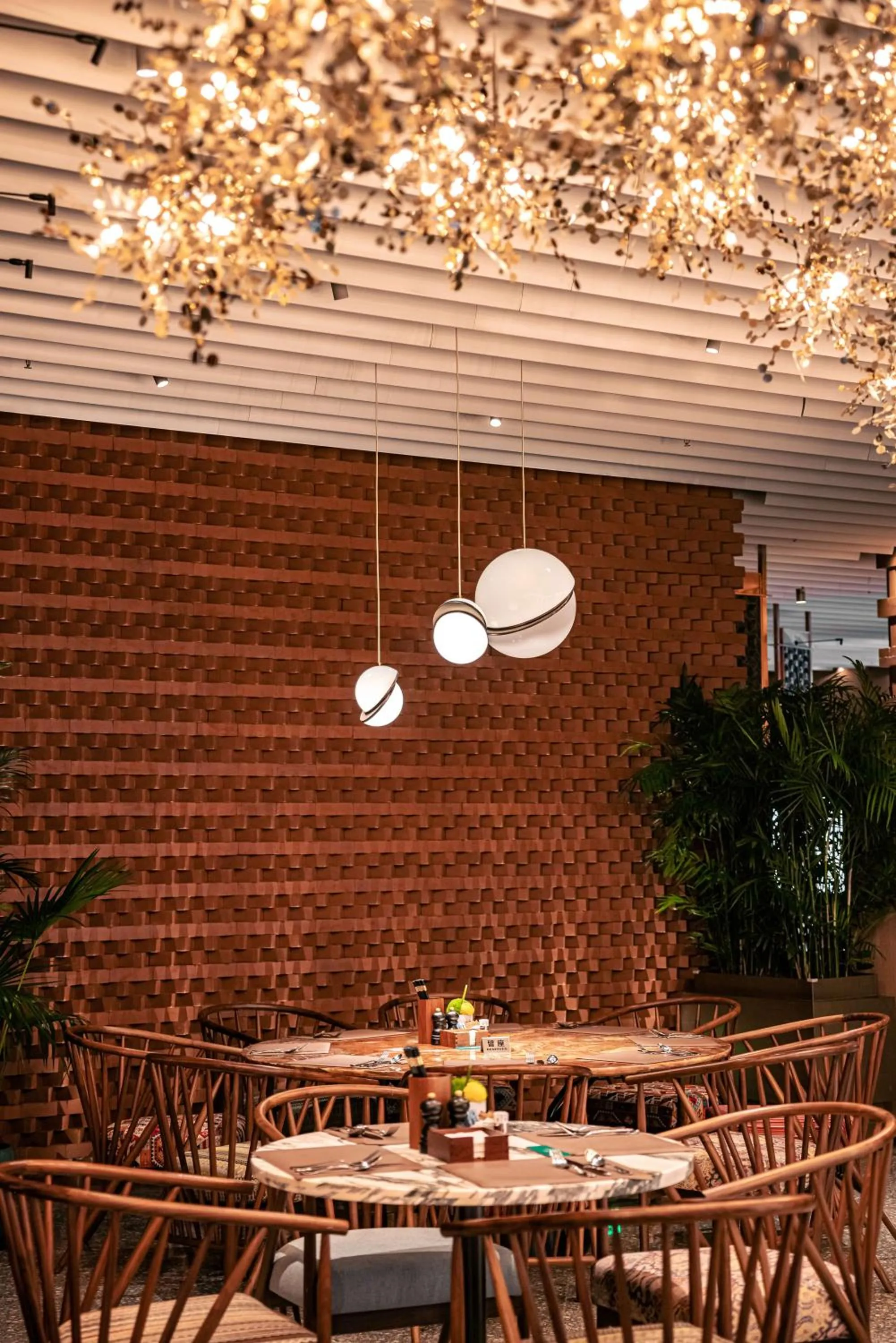 Restaurant/places to eat in Shangri-La Nanning - The tallest hotel worldwide in Shangri-La Group