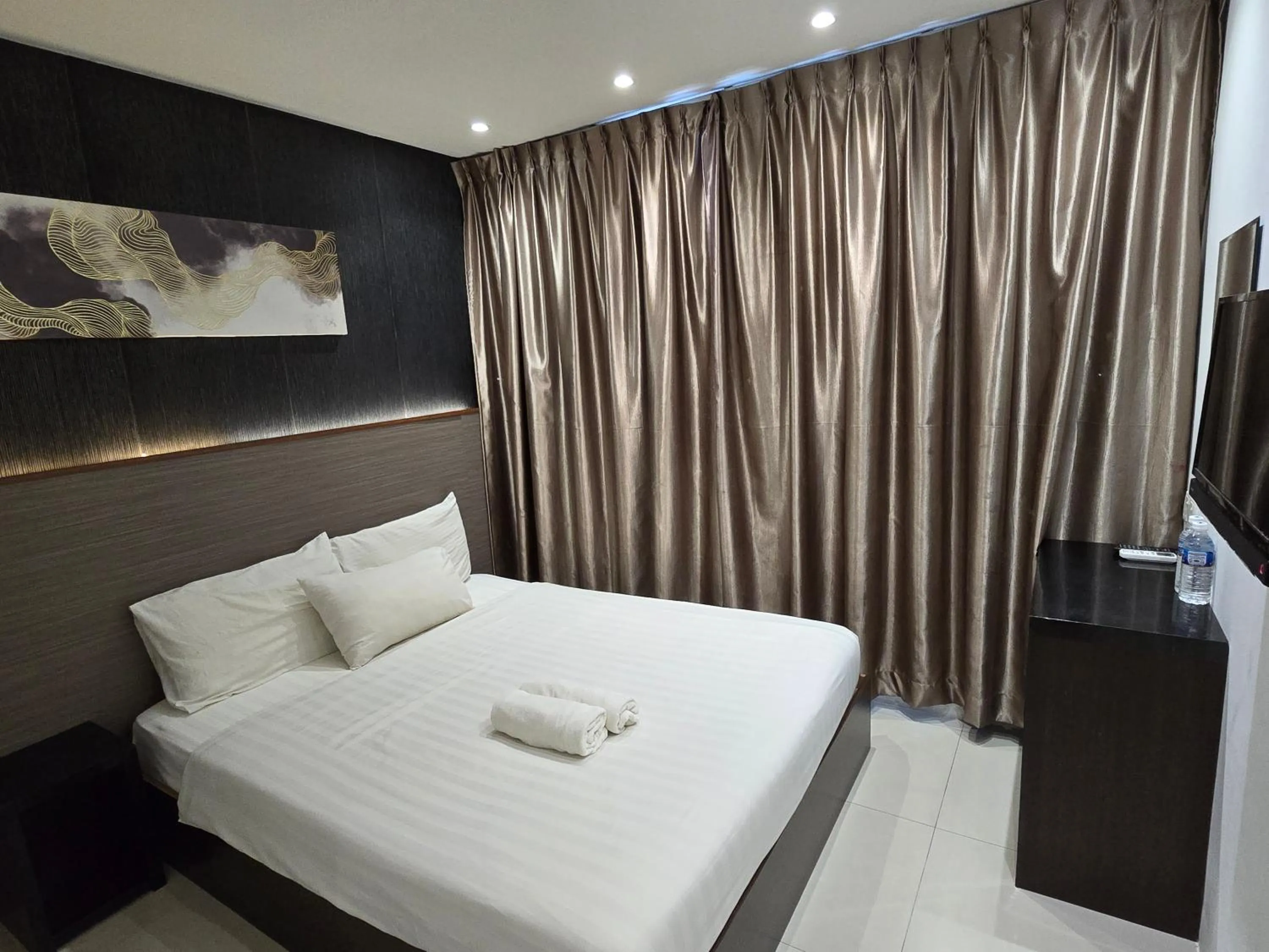 Bed in One Point Hotel