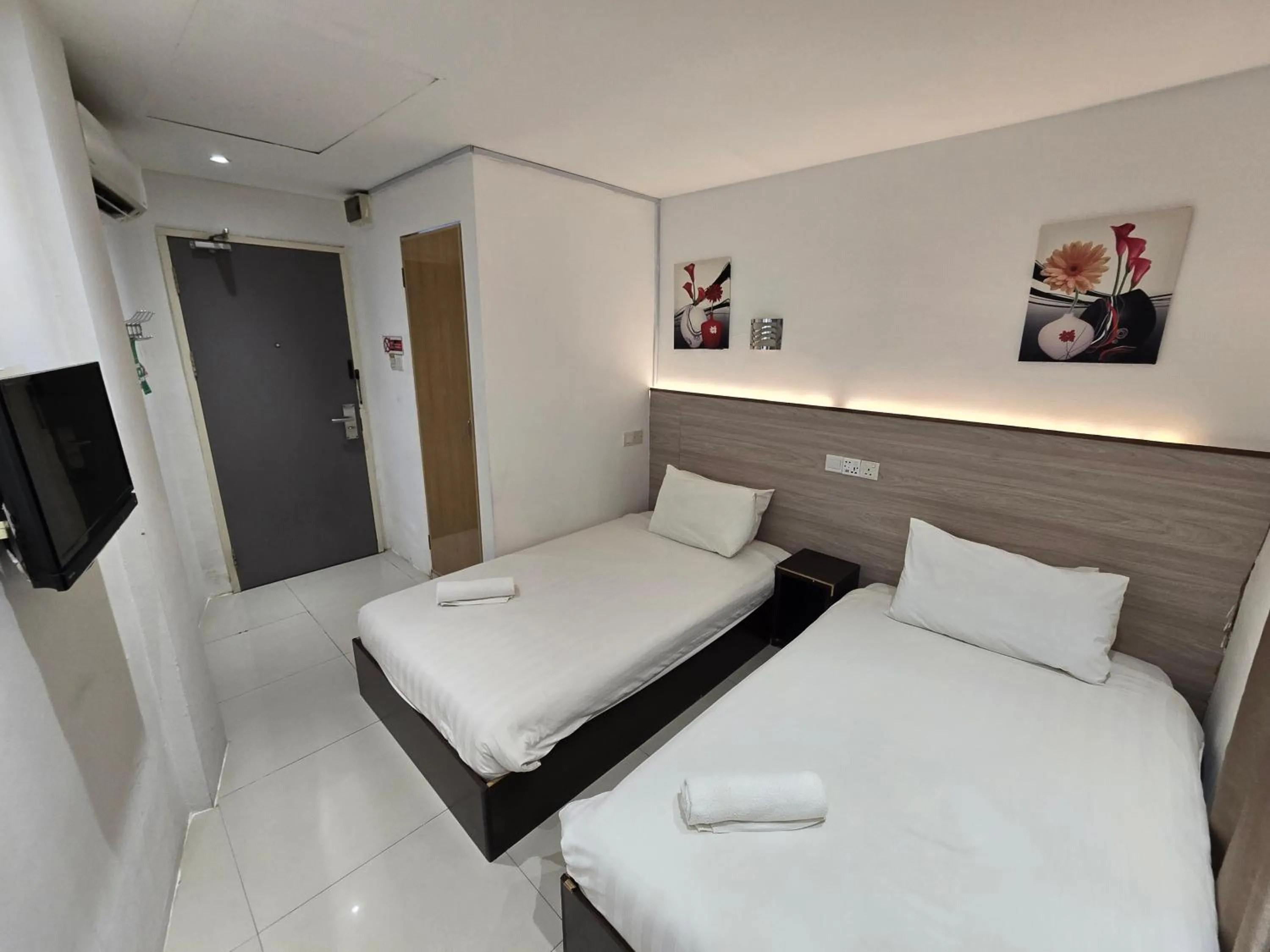 Bed in One Point Hotel