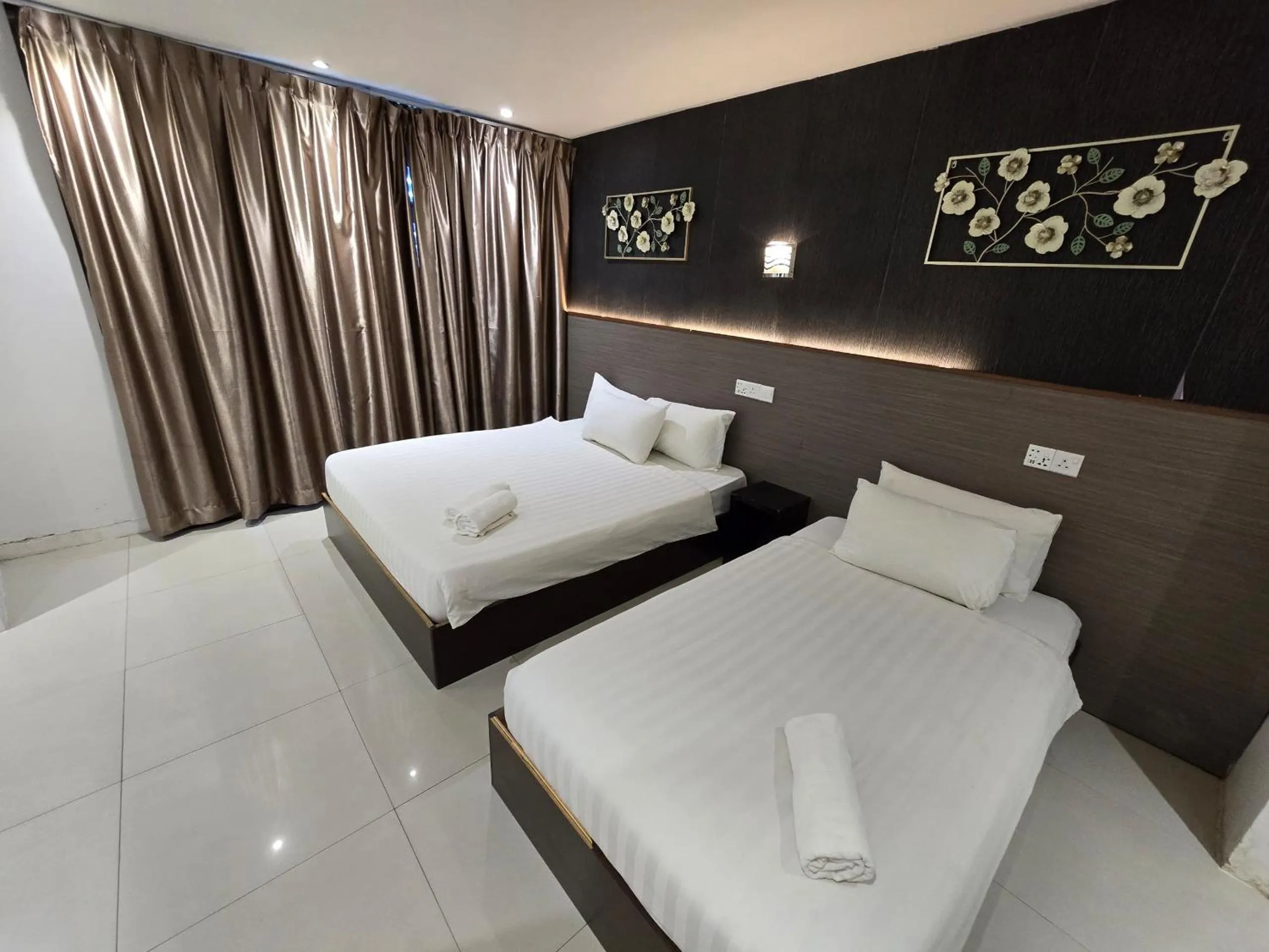 Bed in One Point Hotel