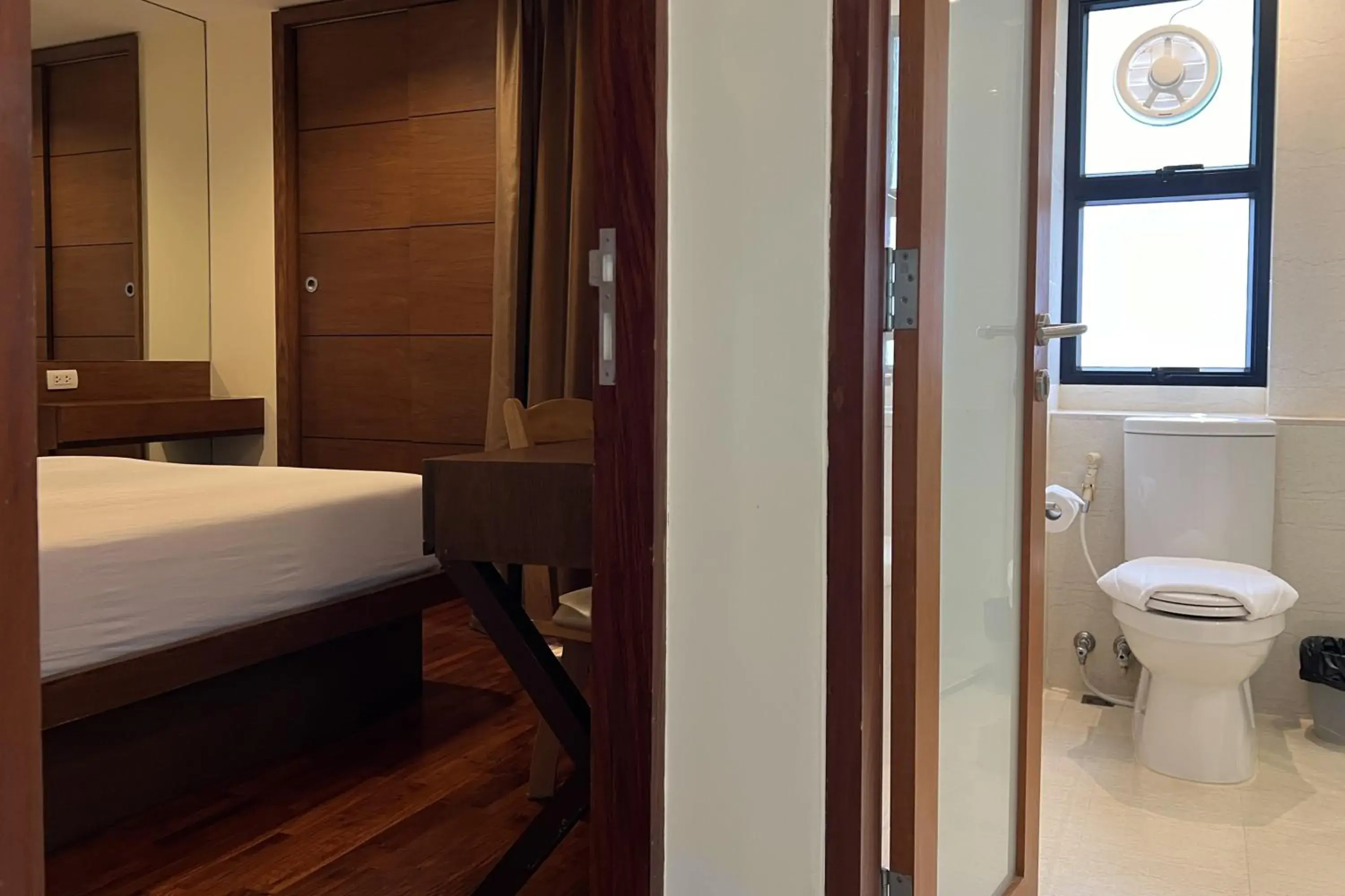 Toilet in Silom Forest Exclusive Residence Toilet in Silom Forest Exclusive Residence