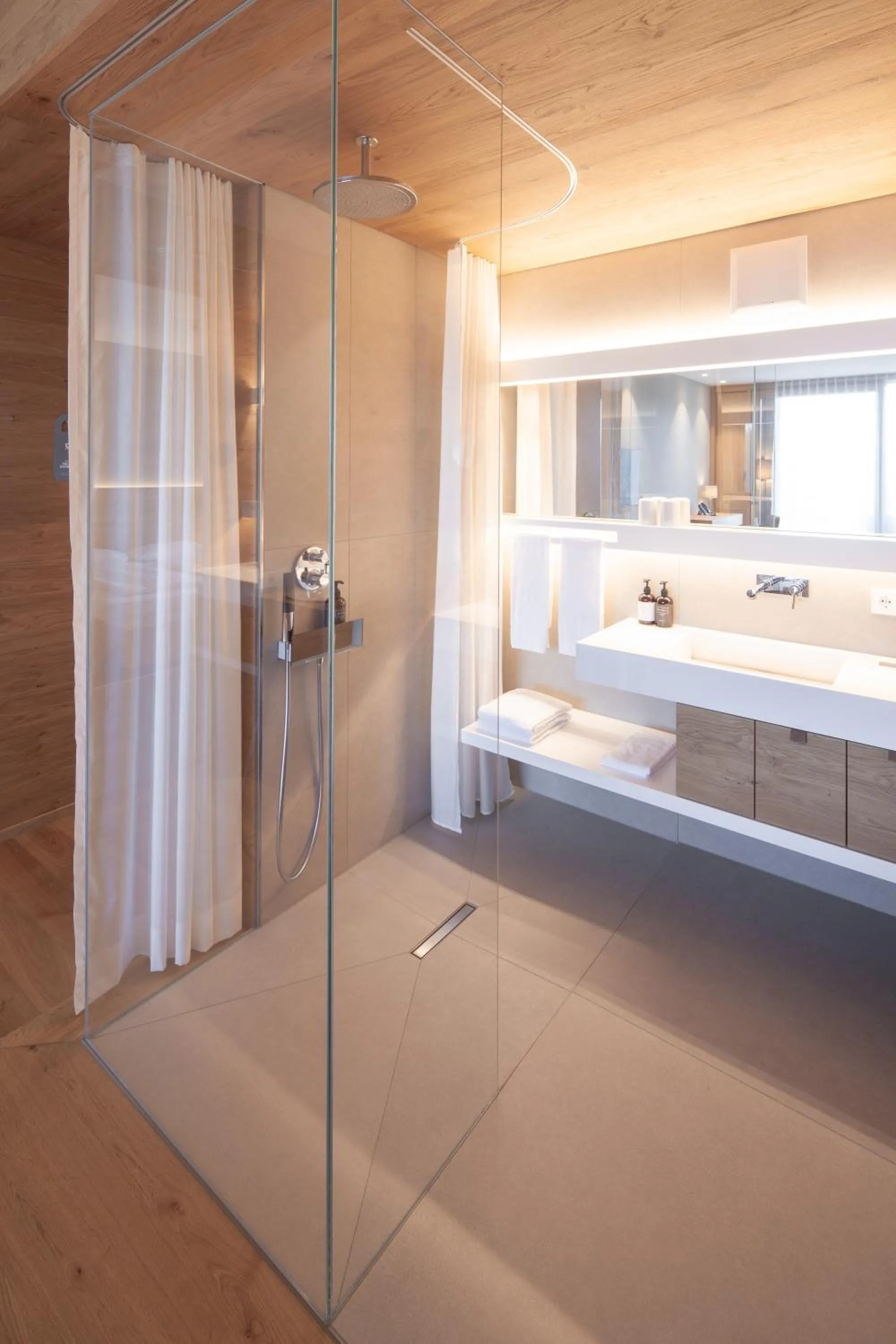 Shower, Bed in Hotel Munde