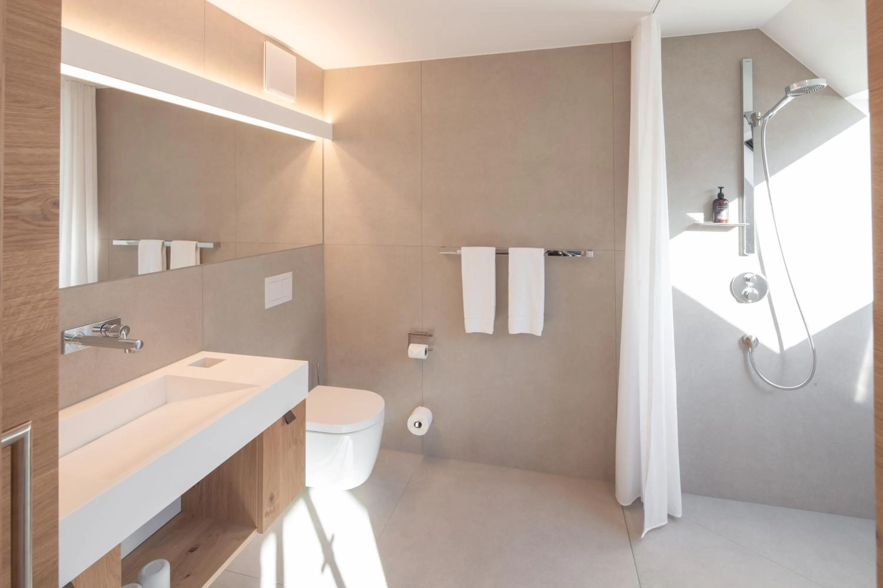 Shower in Hotel Munde