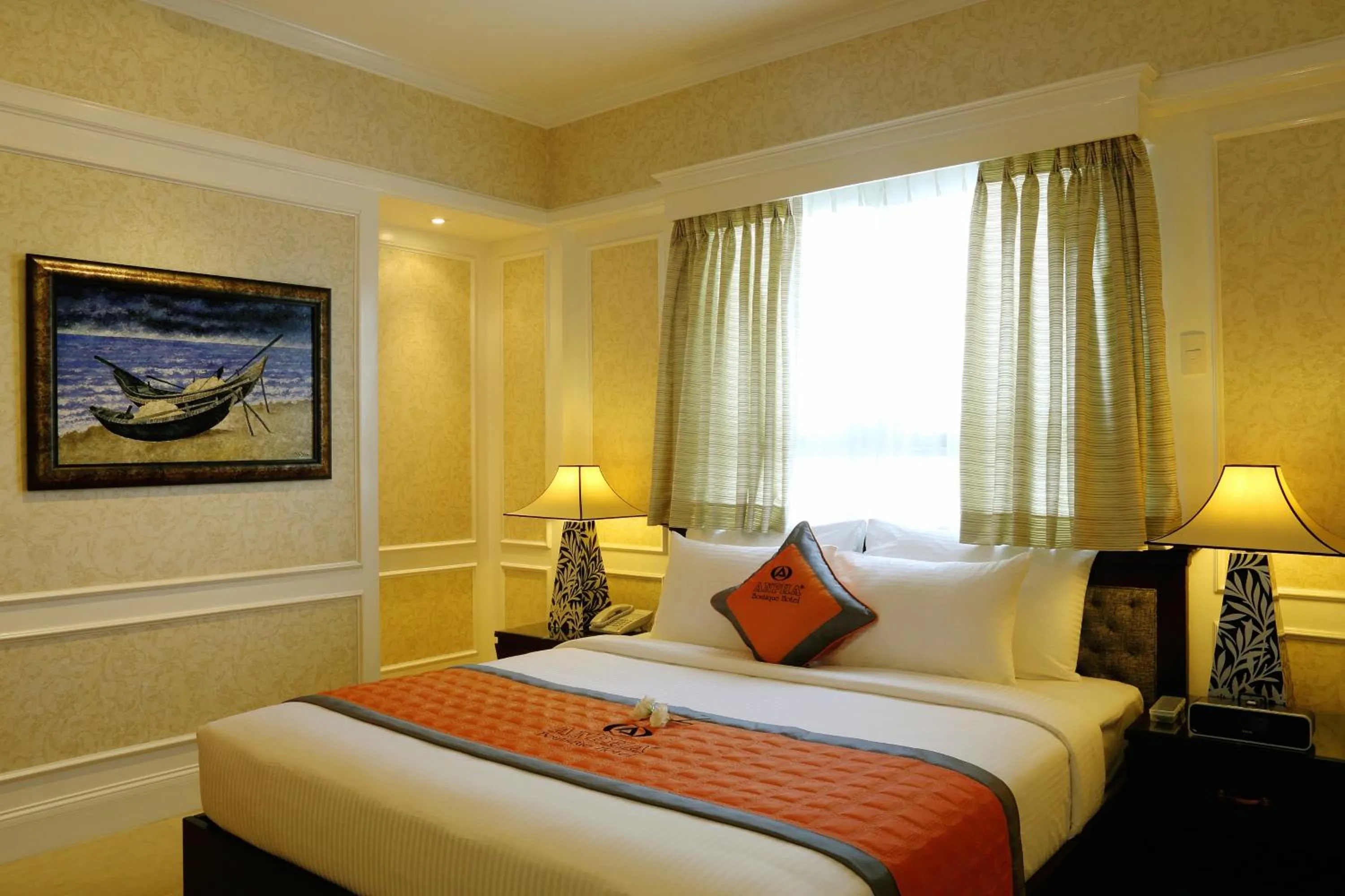 Photo of the whole room, Bed in Anpha Boutique Hotel