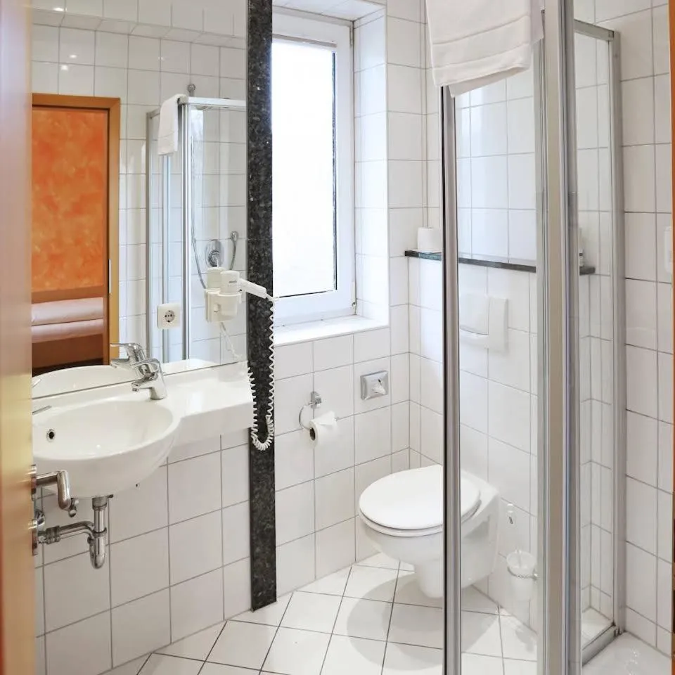 Bathroom in Hotel Graf Lehndorff zur Messe