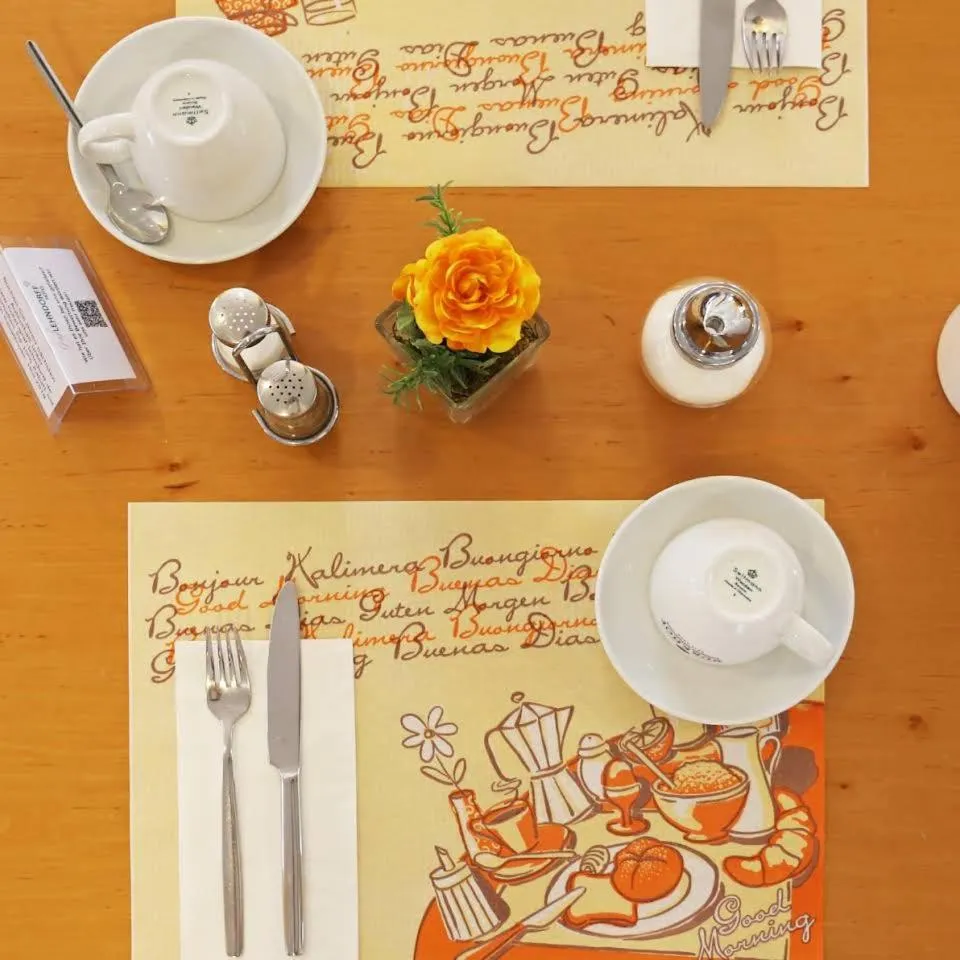 Restaurant/places to eat in Hotel Graf Lehndorff zur Messe