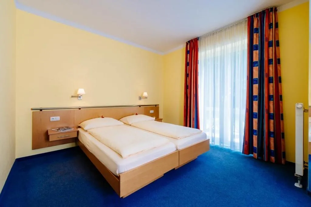 Bed in Hotel Graf Lehndorff zur Messe