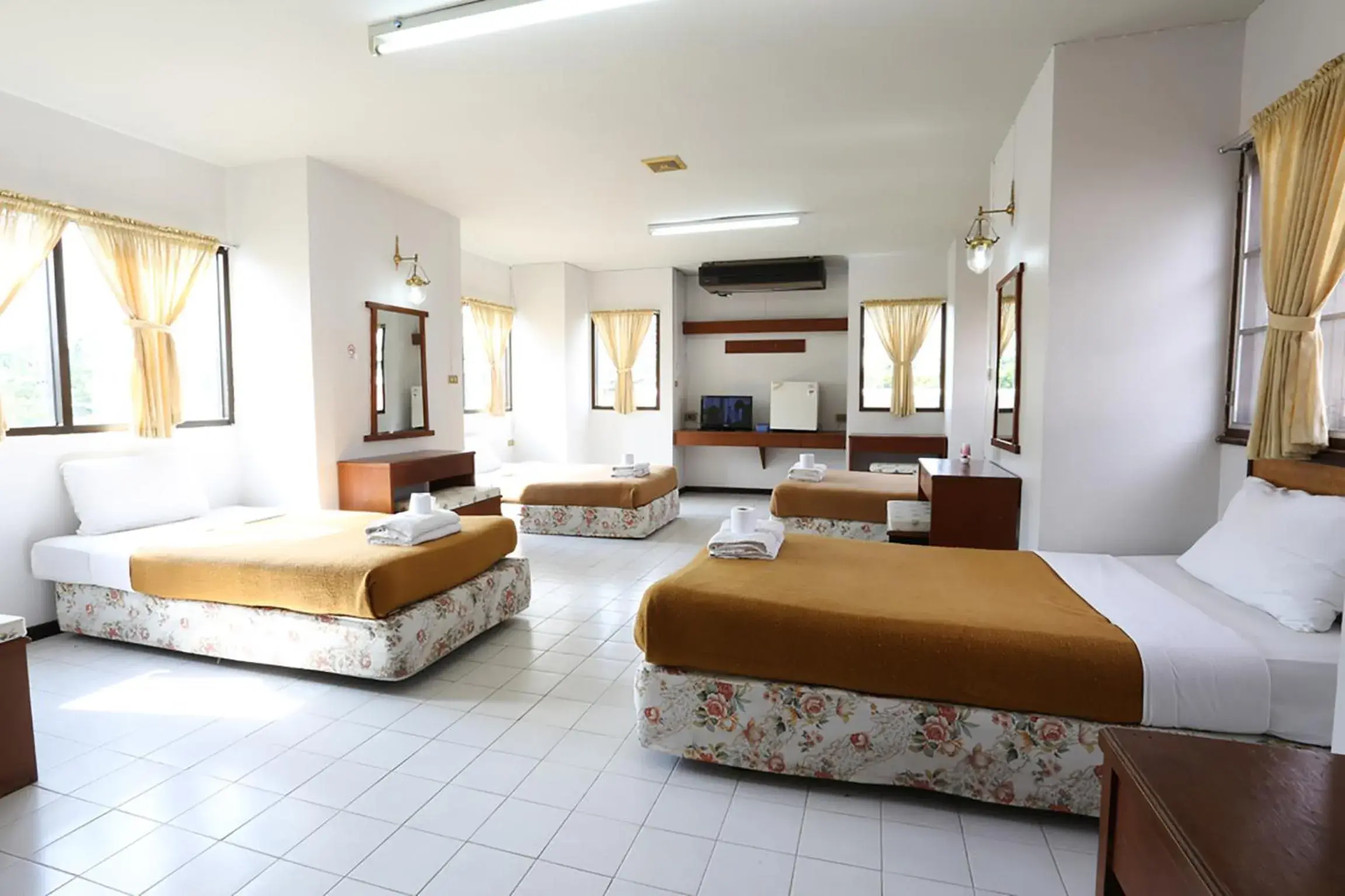 Deluxe Family Room in Chomdoi House Hotel Deluxe Family Room in Chomdoi House Hotel