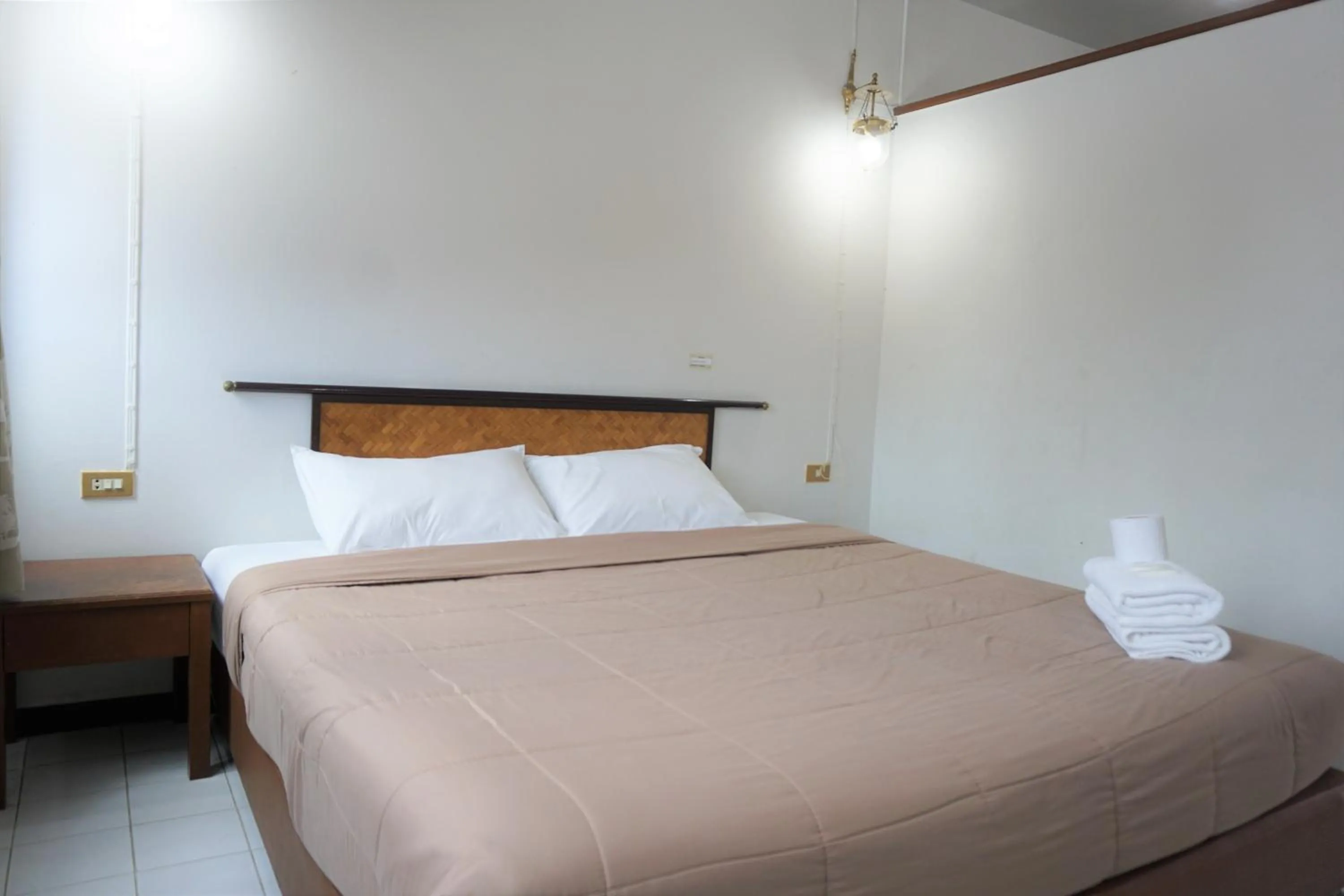 Bedroom, Bed in Chomdoi House Hotel