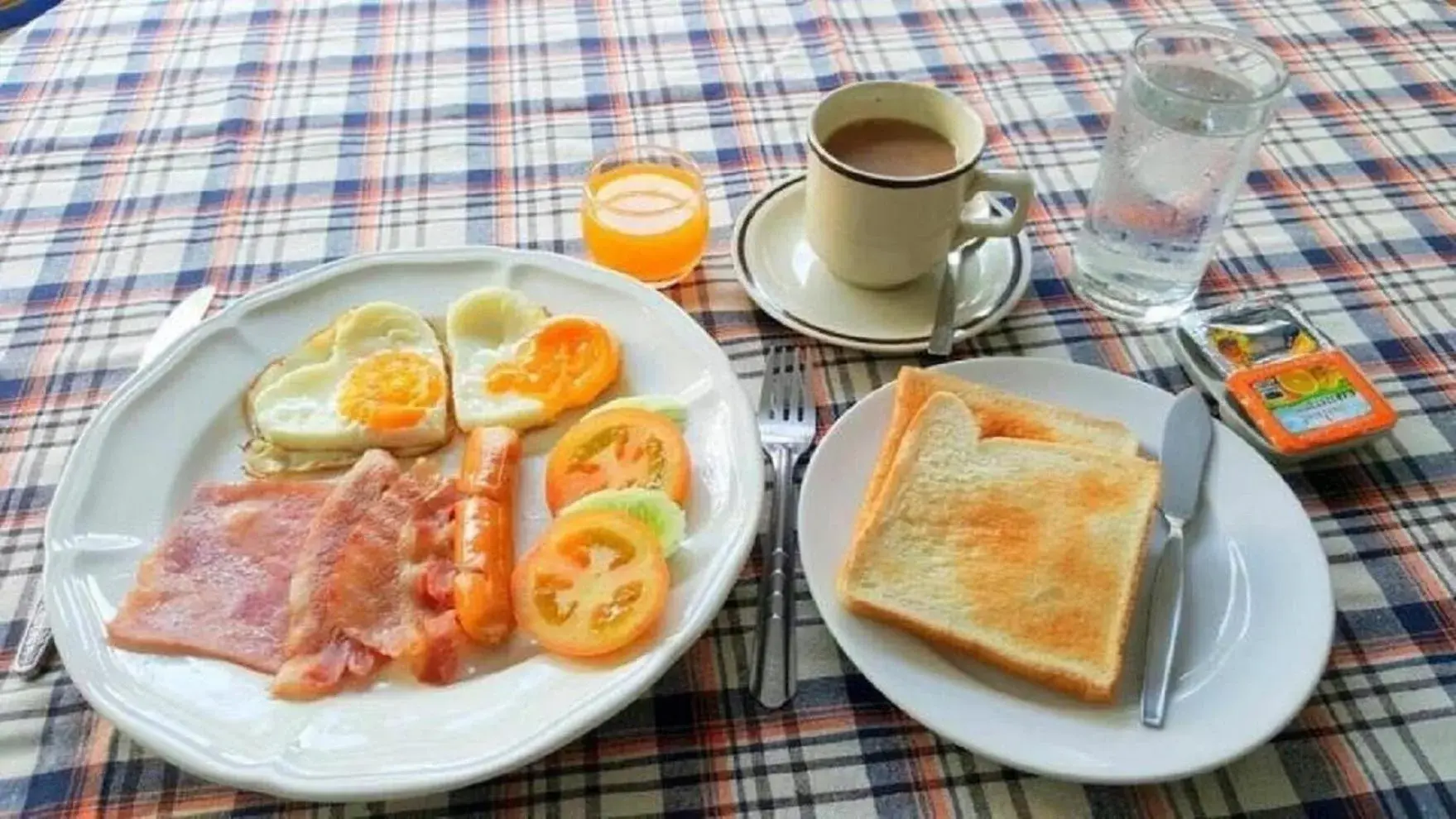 Breakfast in Chomdoi House Hotel Breakfast in Chomdoi House Hotel