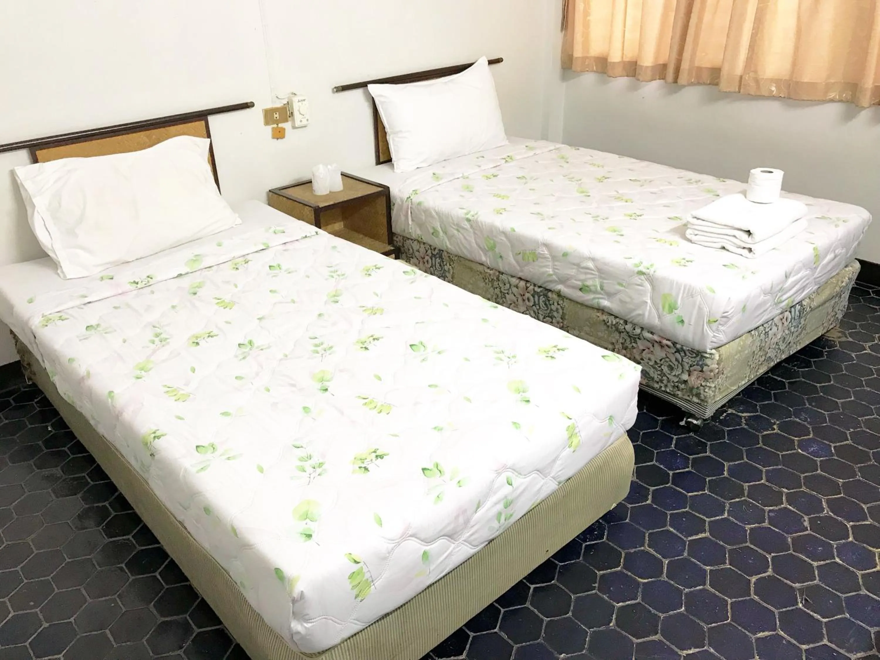 Bedroom, Bed in Chomdoi House Hotel