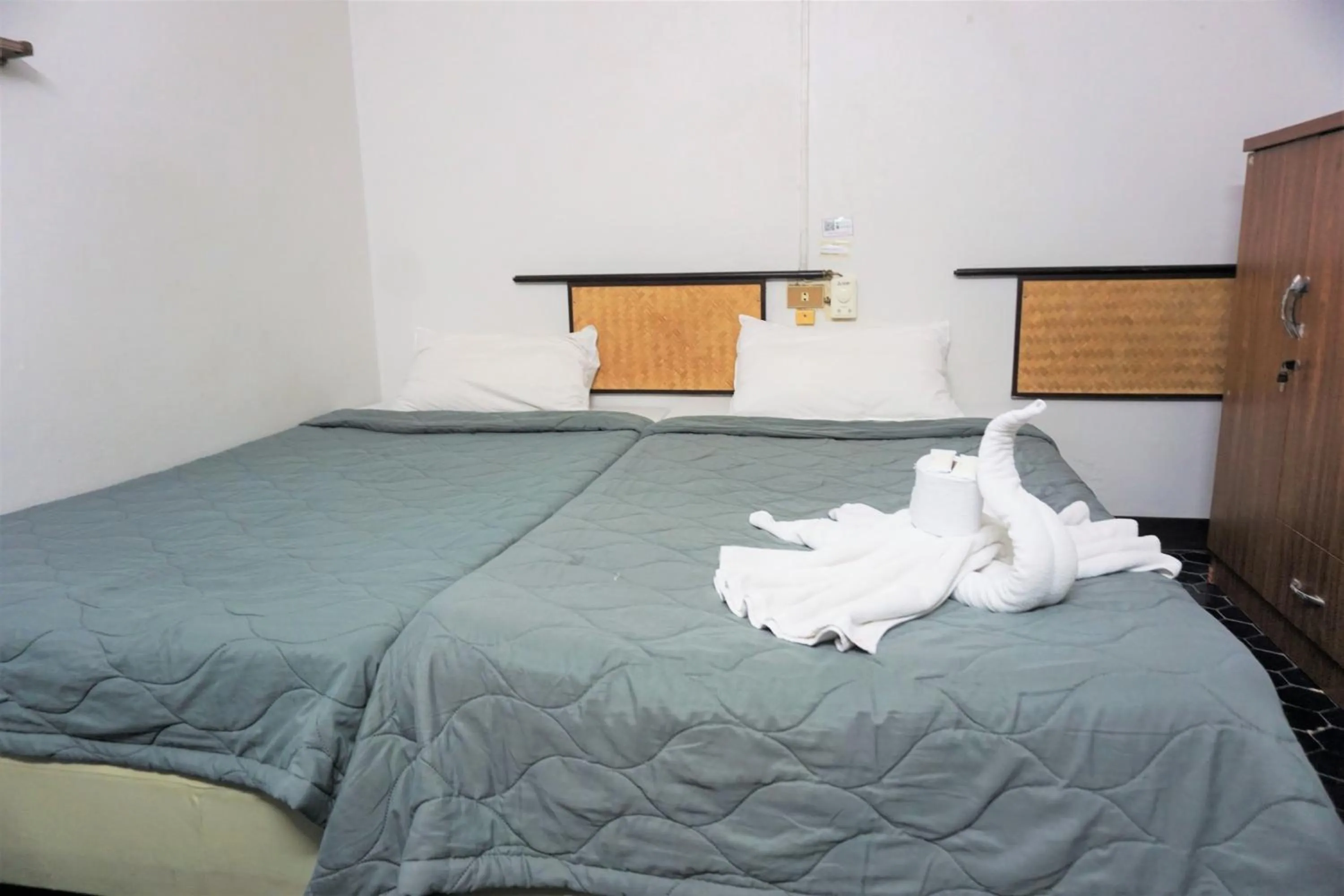 Bedroom, Bed in Chomdoi House Hotel