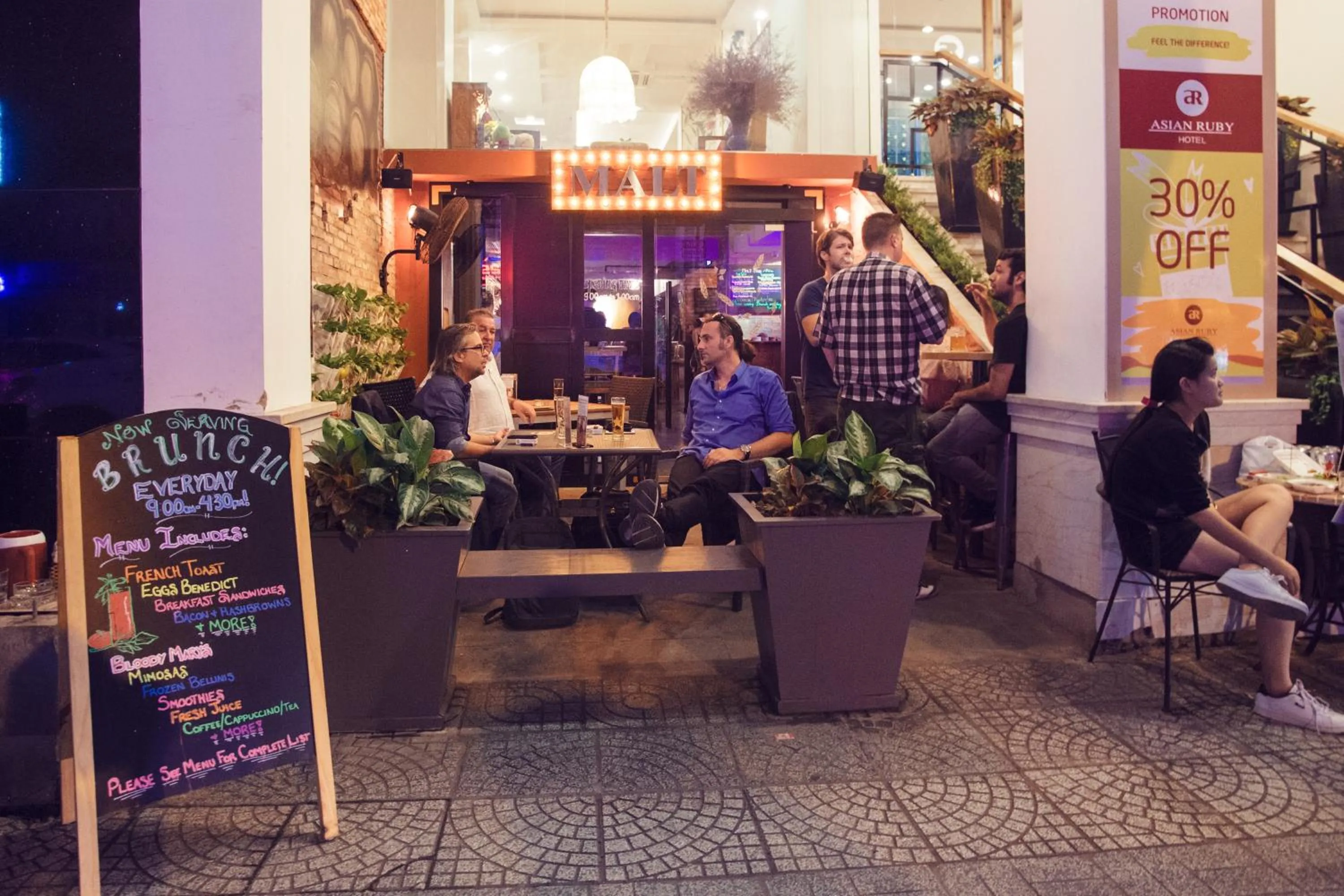 group of guests in Asian Ruby Center Point Hotel & Spa