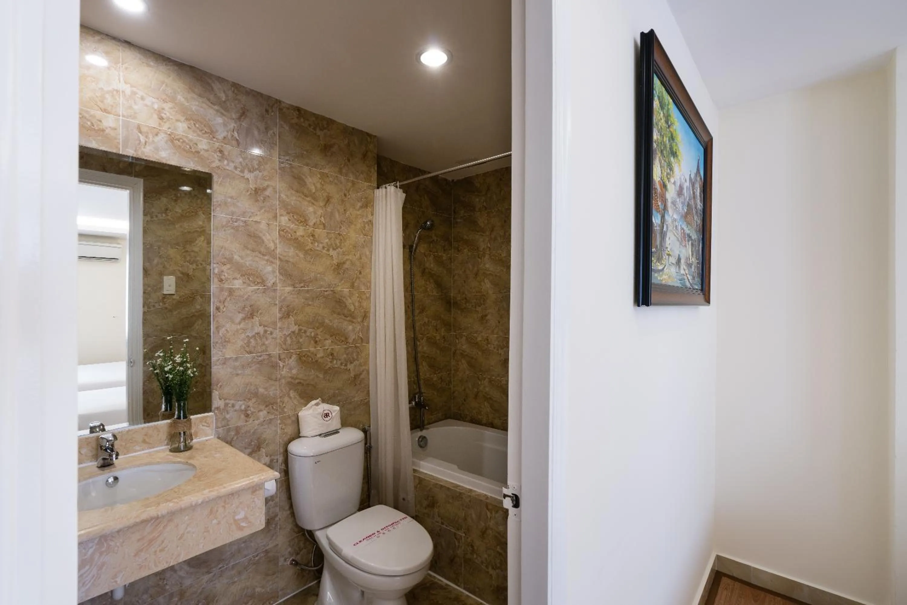 Bathroom in Asian Ruby Center Point Hotel & Spa