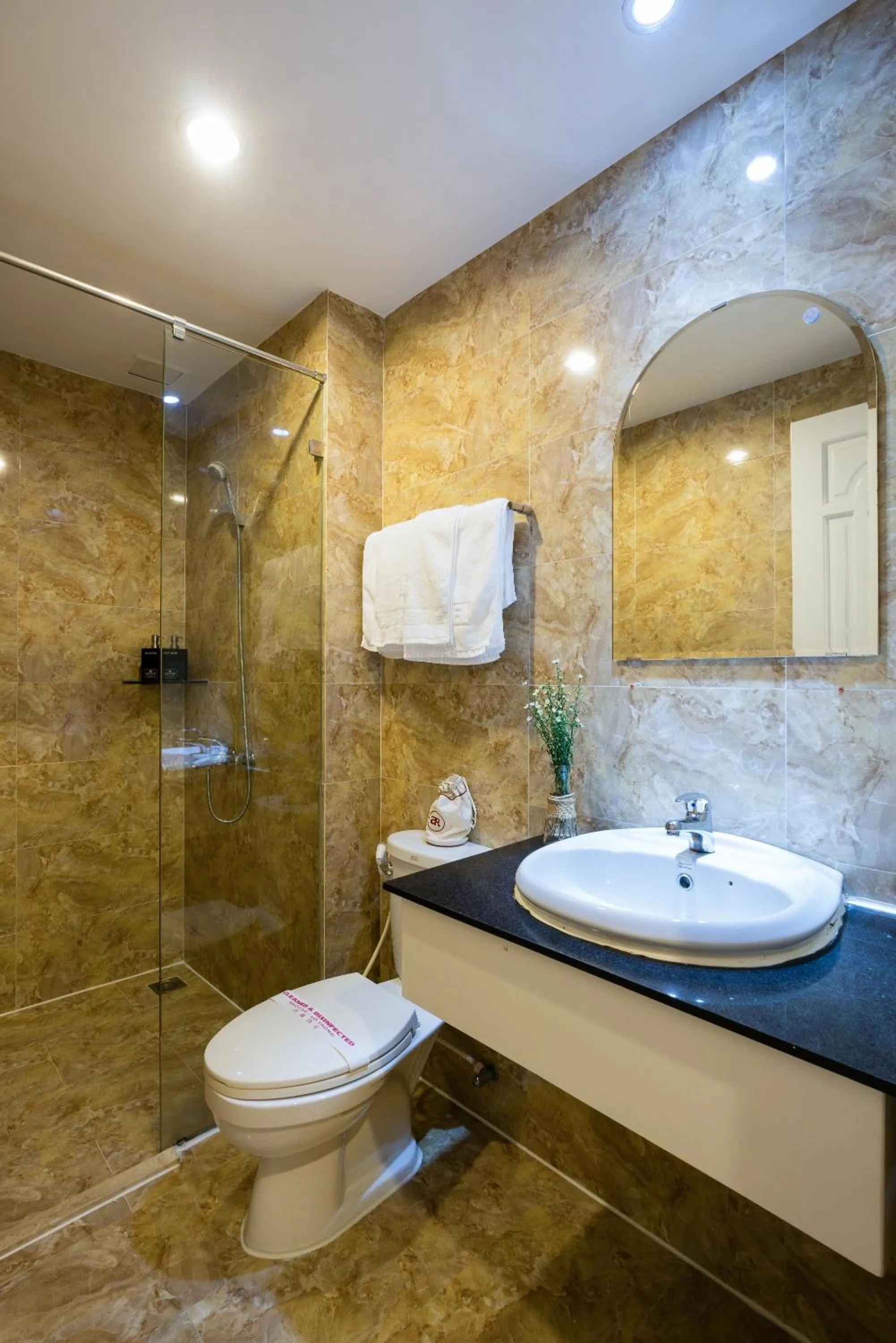 Bathroom in Asian Ruby Center Point Hotel & Spa