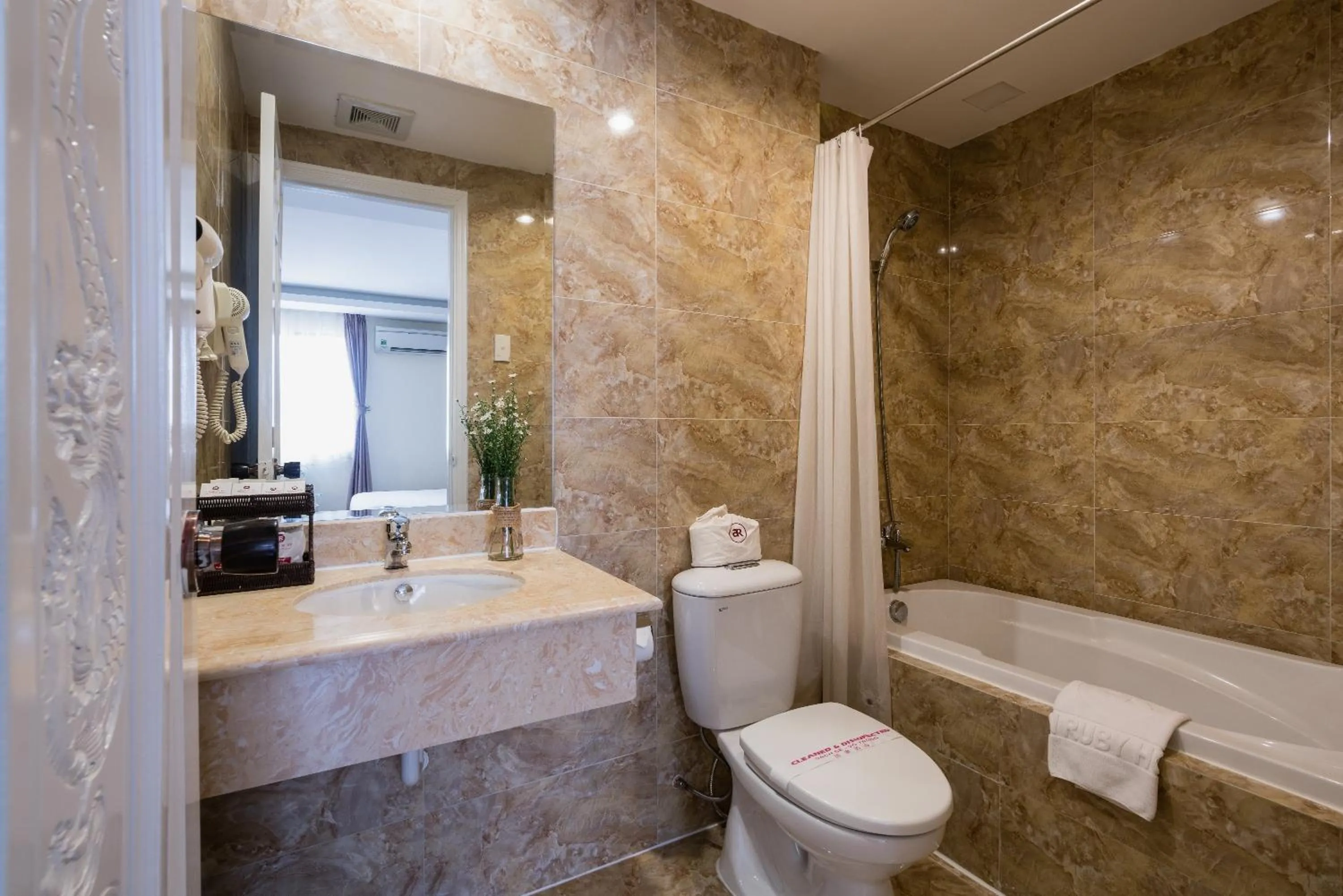 Bathroom in Asian Ruby Center Point Hotel & Spa