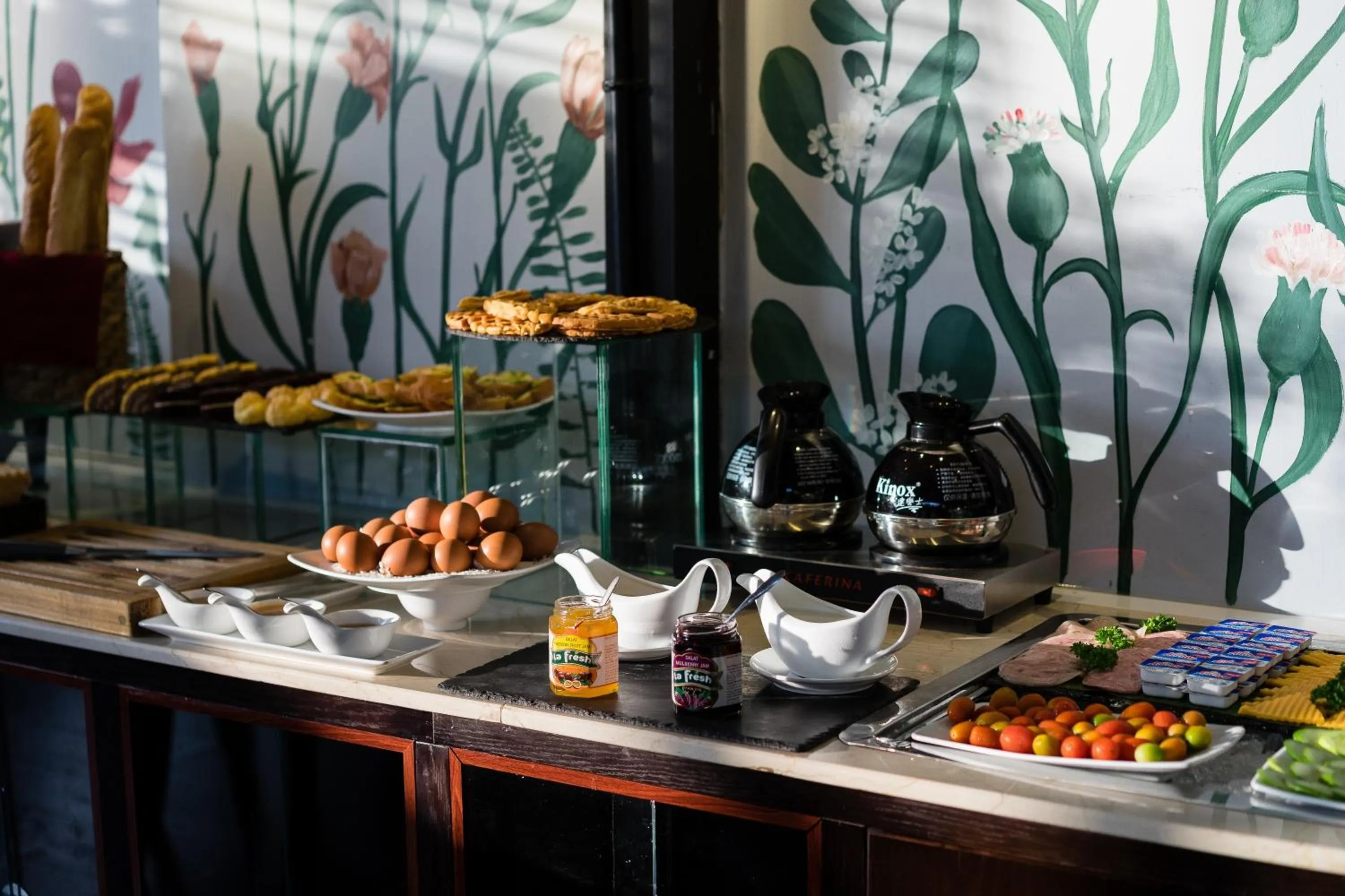 Breakfast in Asian Ruby Center Point Hotel & Spa