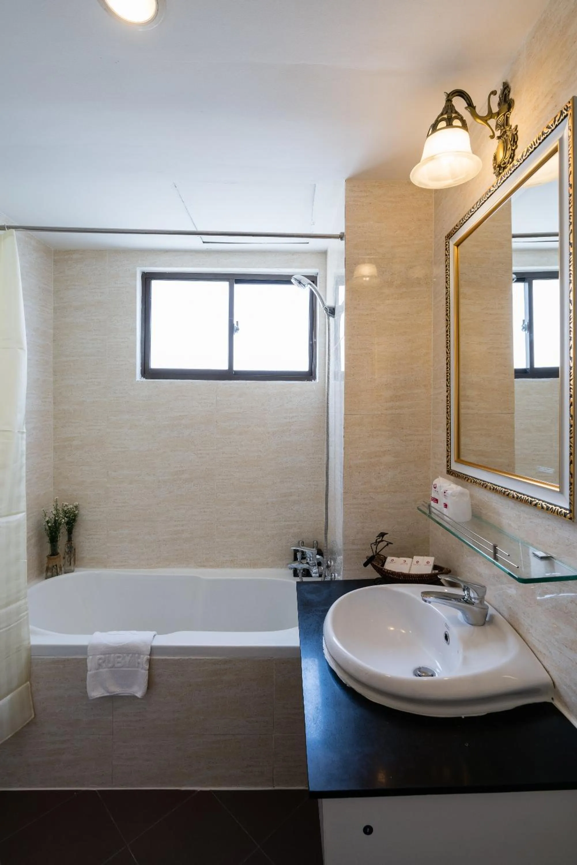 Bathroom in Asian Ruby Center Point Hotel & Spa