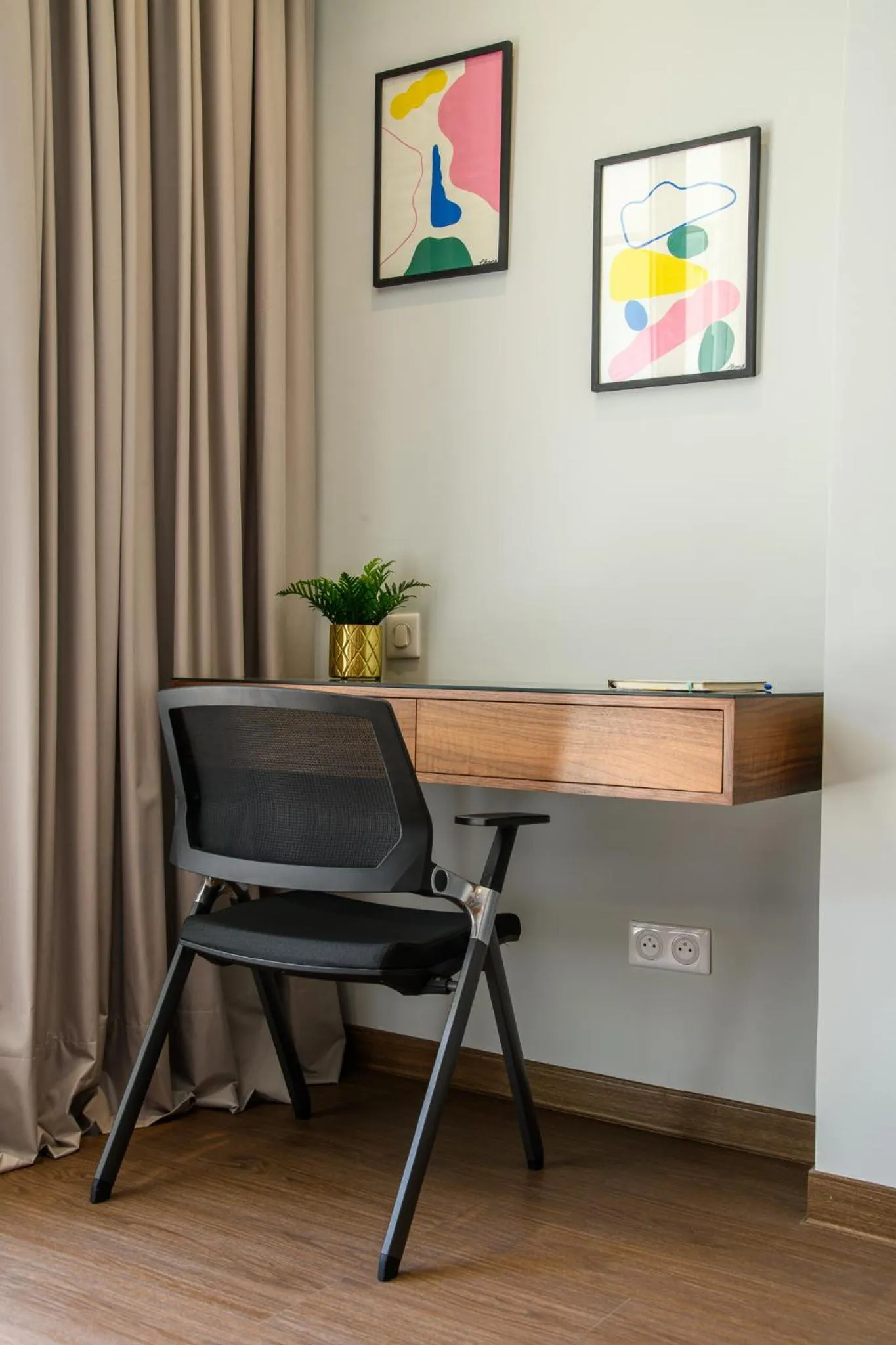 hair dresser in BH Appart Hotel