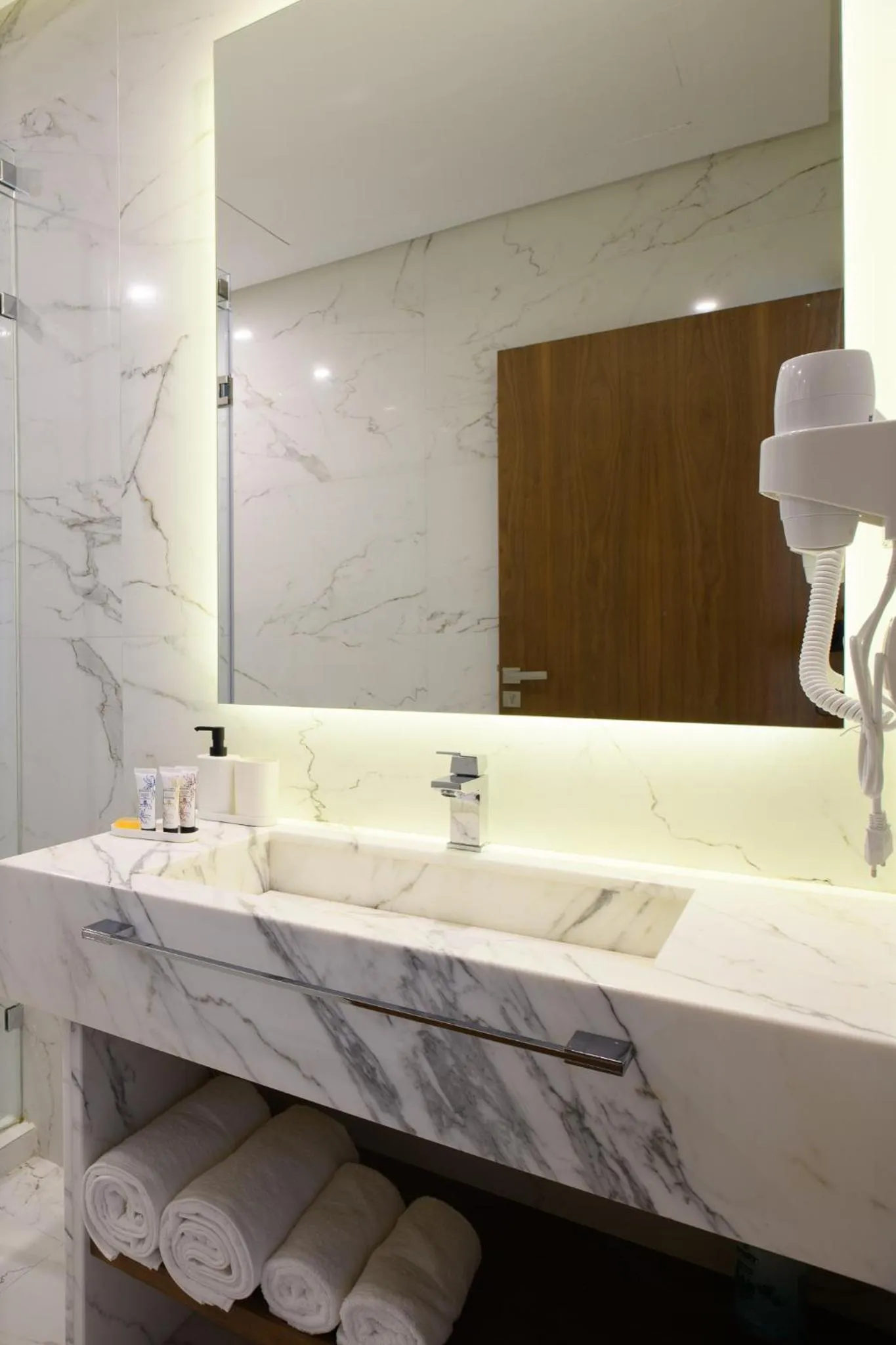 Bathroom in BH Appart Hotel