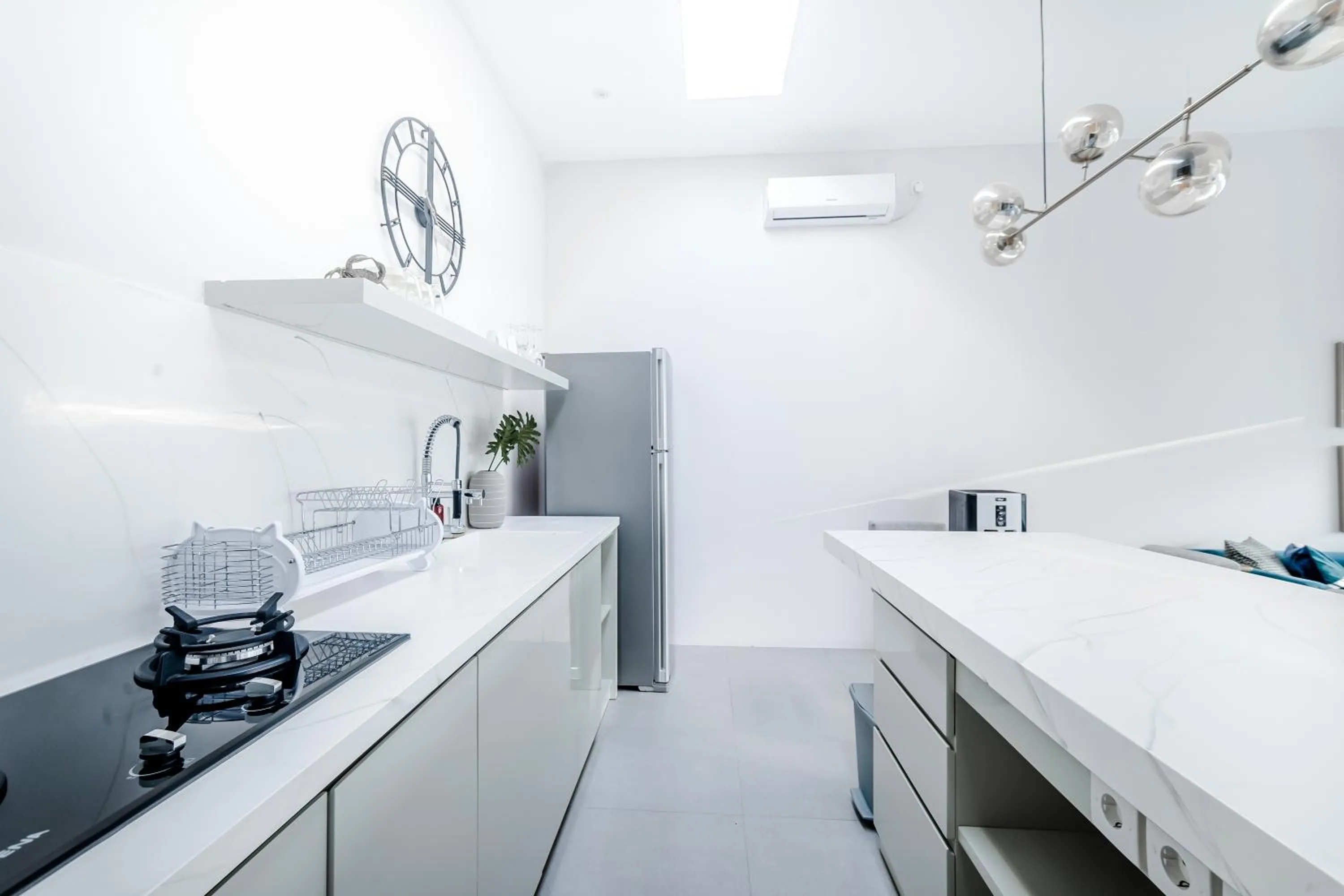 Kitchen or kitchenette in Mile Stone Villa