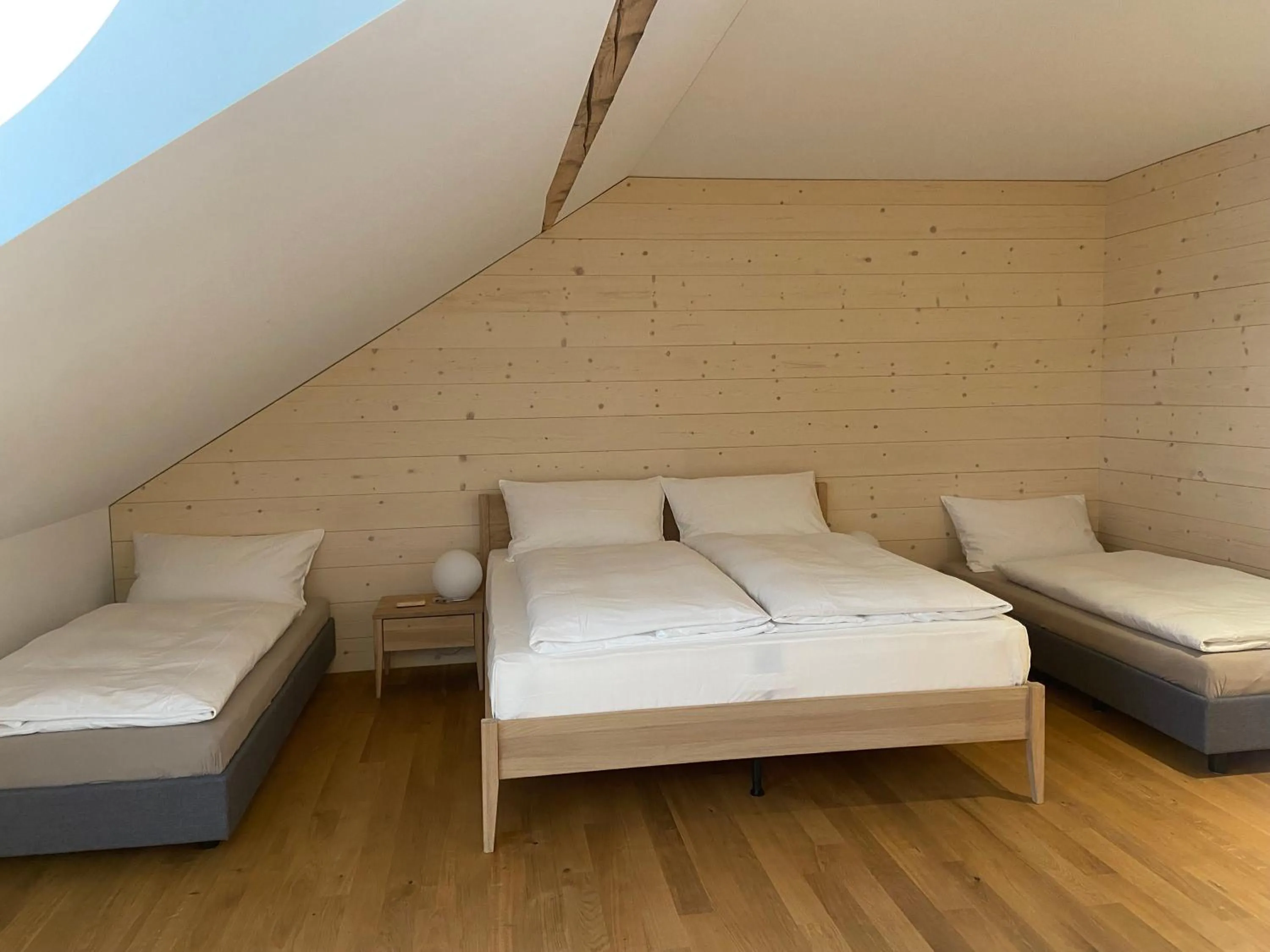 Bedroom, Bed in FLÜHLI Hotel Kurhaus