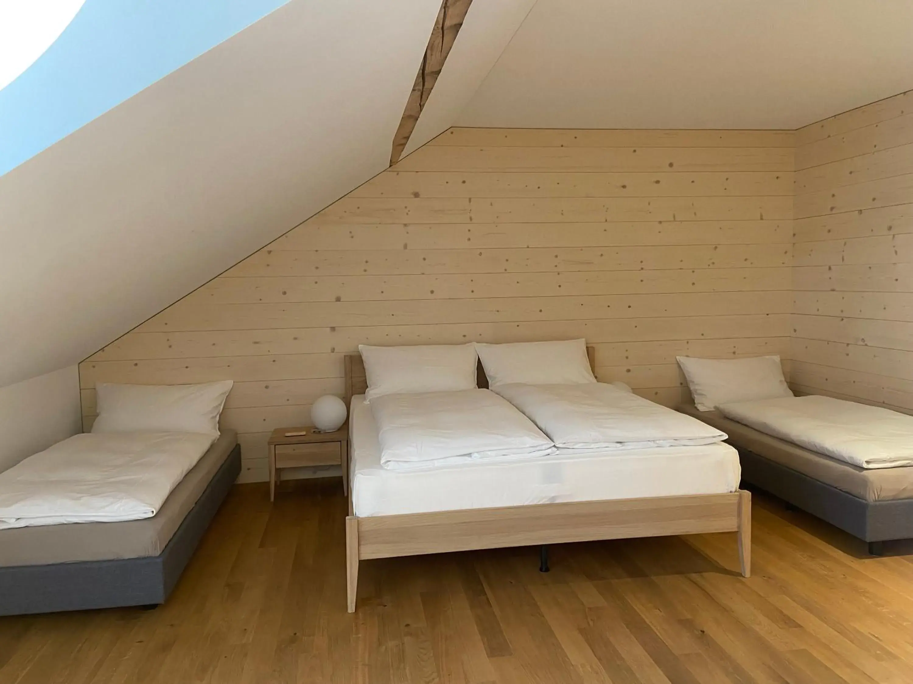 Bedroom, Bed in FLÜHLI Hotel Kurhaus Bedroom, Bed in FLÜHLI Hotel Kurhaus