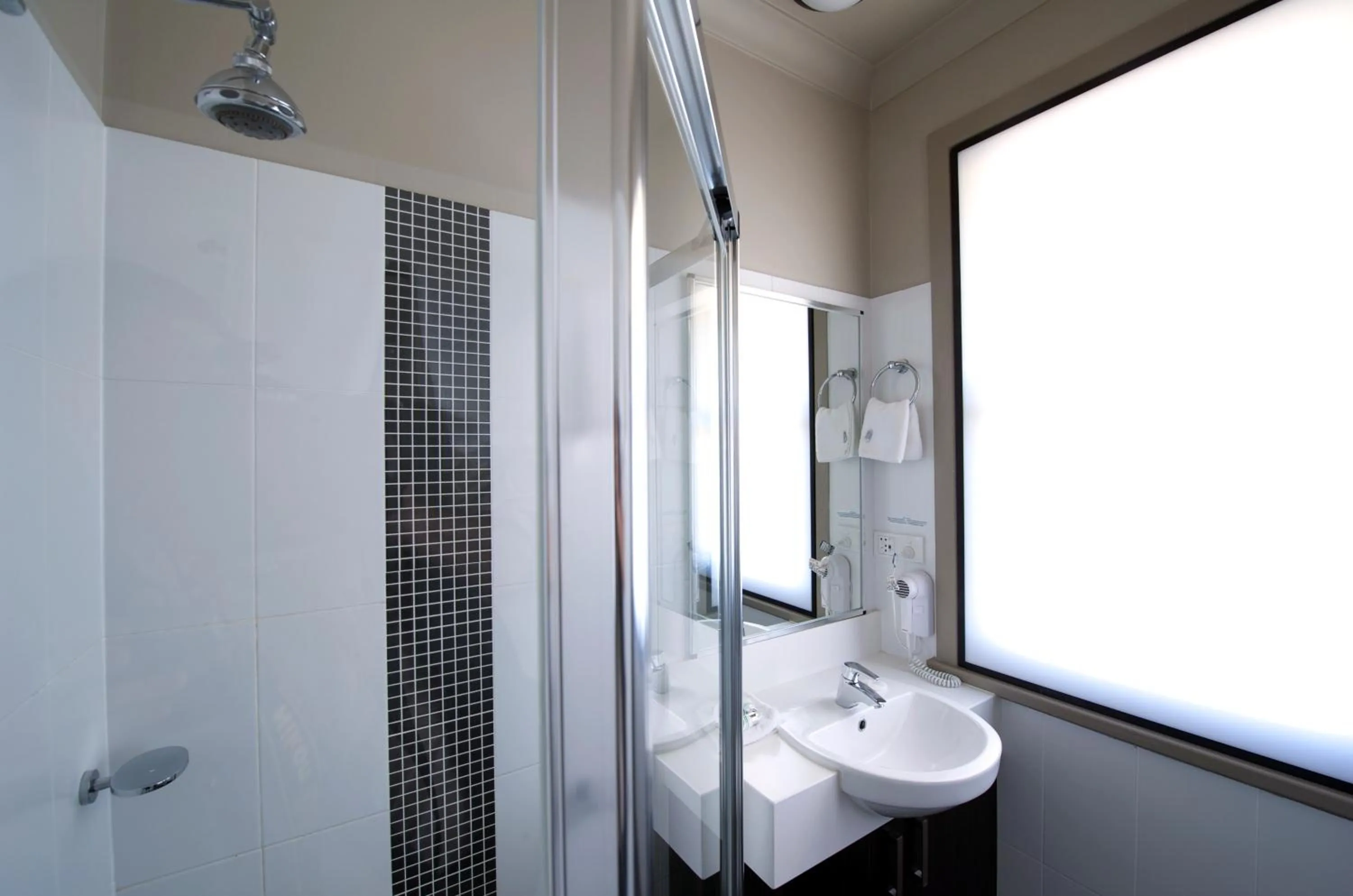 Bathroom in Best Western Blackbutt Inn