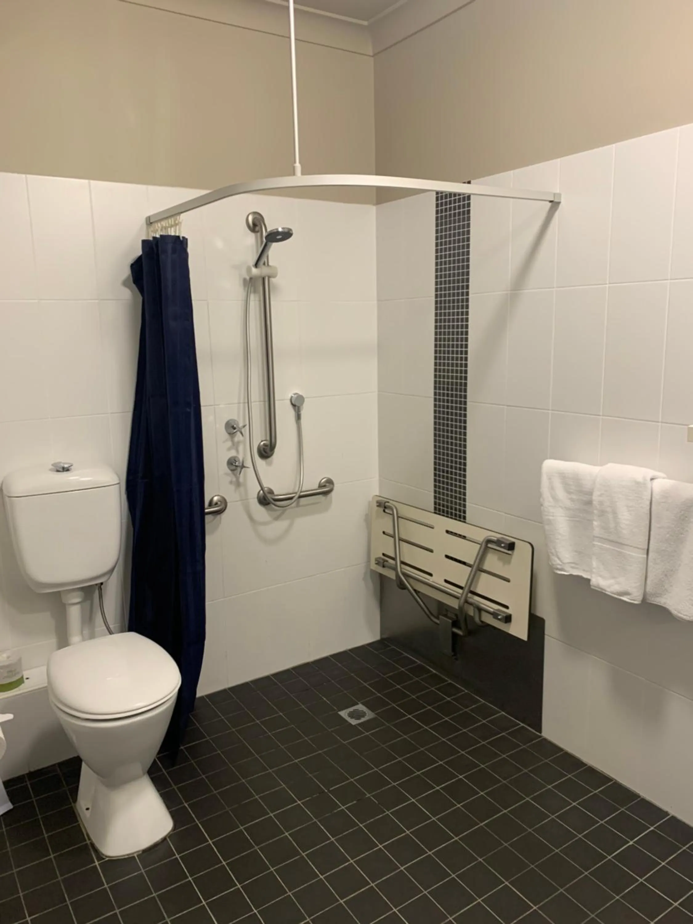 Bathroom in Best Western Blackbutt Inn