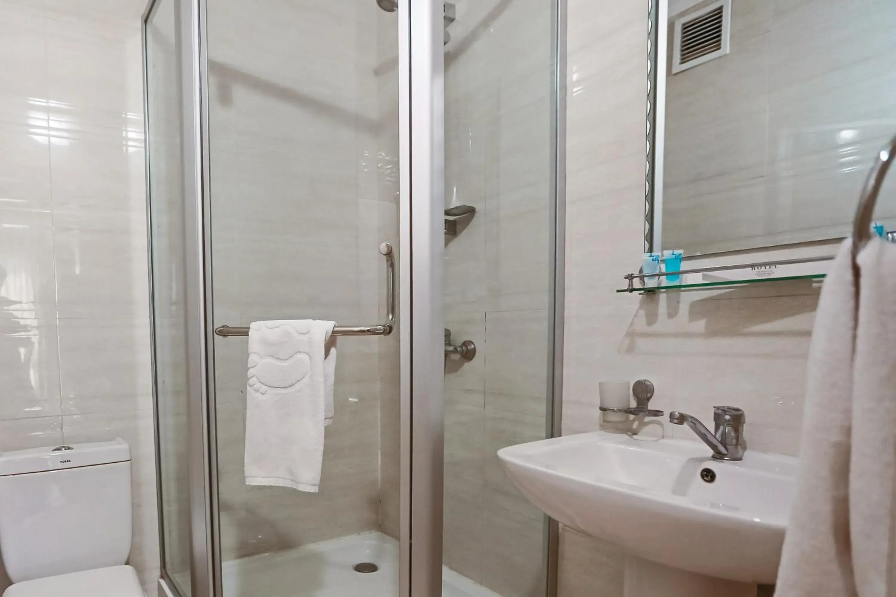 Comfort Double Room in Golden Palace Hotel Comfort Double Room in Golden Palace Hotel